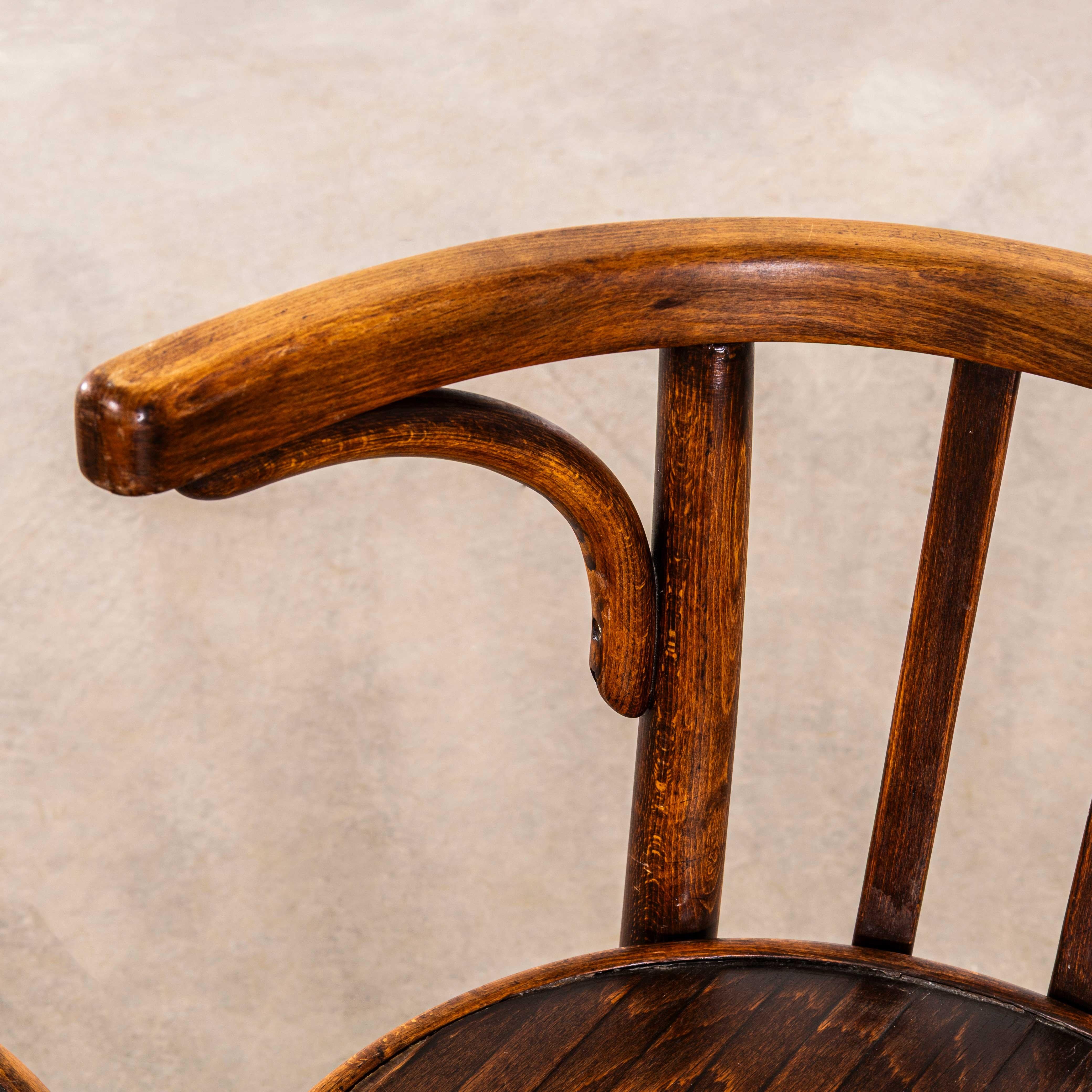 Hêtre Fauteuils de salle à manger Debrecen en bentwood des années 1940 - Paire en vente