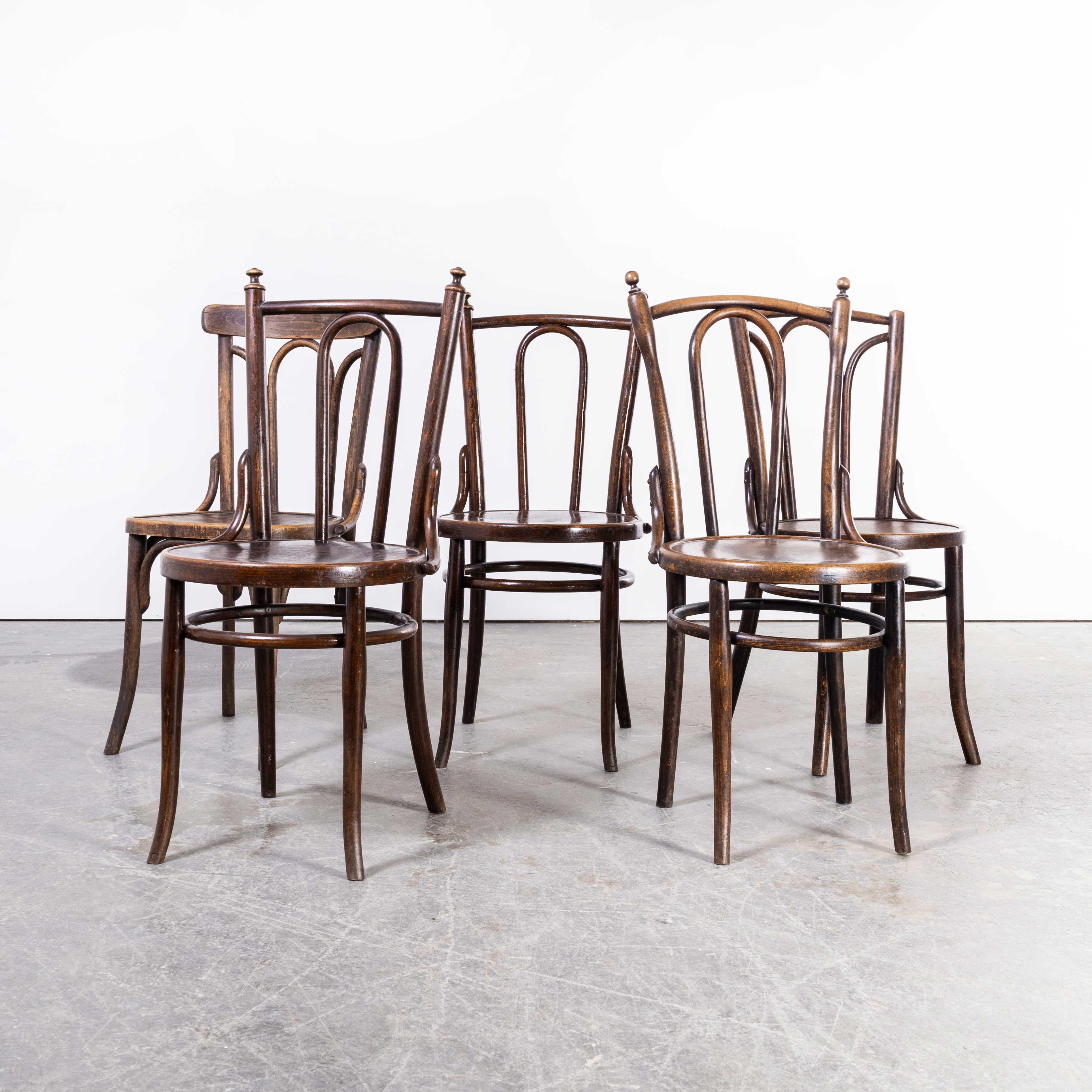 1940’s Bentwood Debrecen dining chairs – harlequin set of five
1940’s Bentwood Debrecen dining chairs – harlequin set of five. It is hard to be precise about the origin of these chairs as little history is known, but what we do know is at the