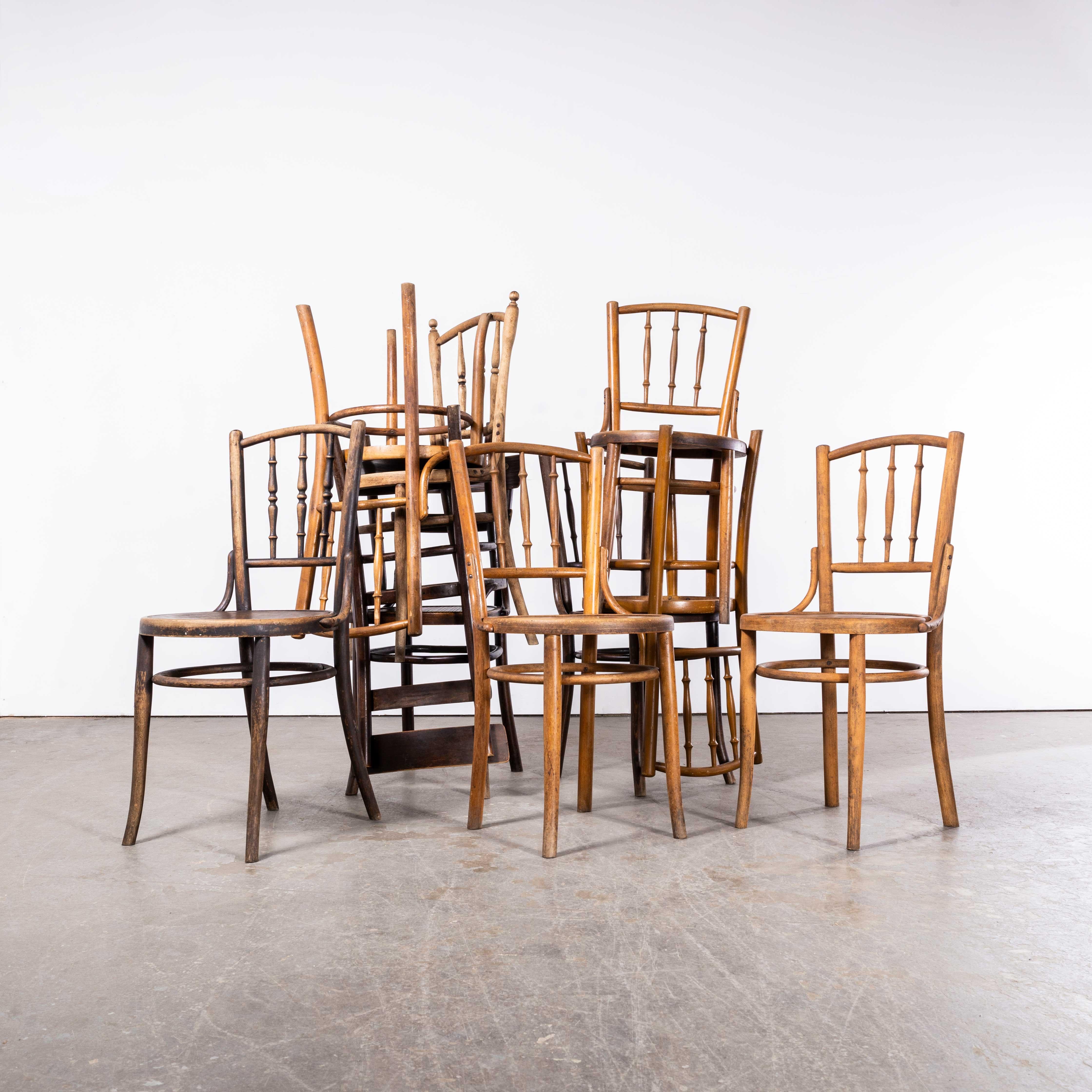 1940's Bentwood Debrecen Spindle Back Dining Chairs - Mixed - Good Qty Av For Sale 2