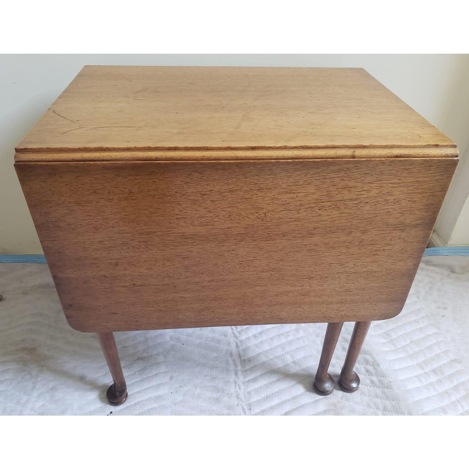 Woodwork 1940s Biggs Kittinger Chippendale Mahogany Drop Leaf Side Table For Sale