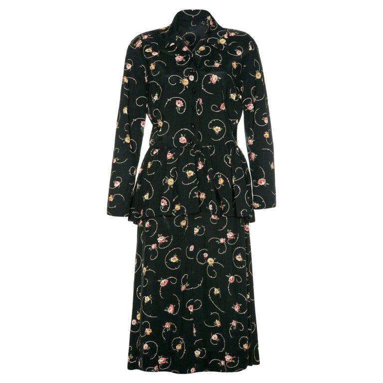 1940er Schwarzes und geblümtes Hemd aus Viskose und Teekleid mit Schößchen im Angebot