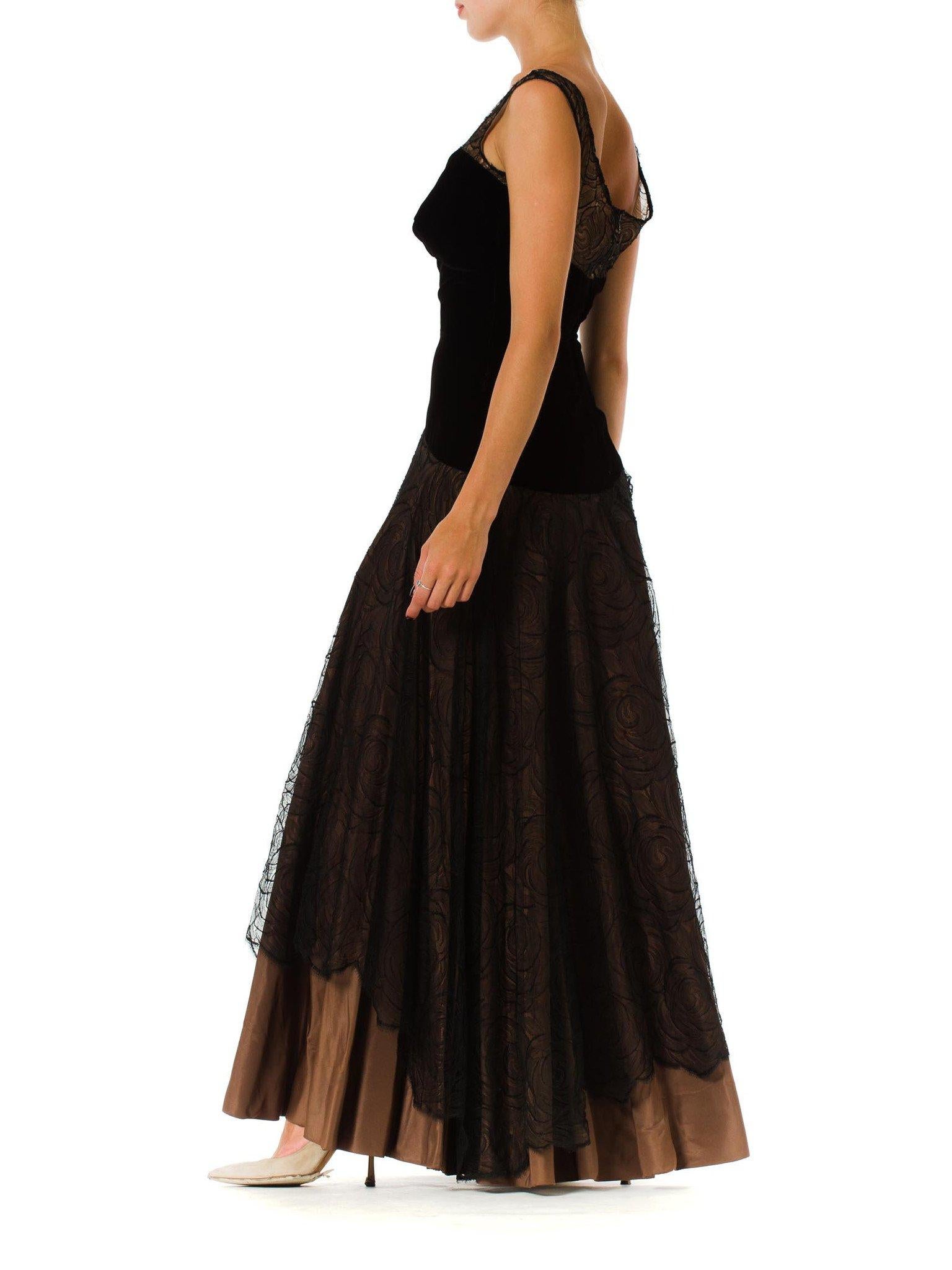 Schwarzes & kupferfarbenes Kleid aus Viskosesamt und Seidentaft aus den 1940er Jahren  Damen im Angebot