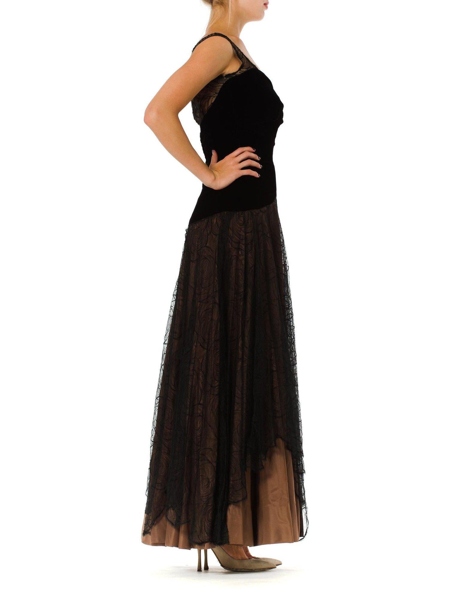 1940S Black & Copper Rayon Velvet Silk Taffeta Gown  In Excellent Condition For Sale In New York, NY