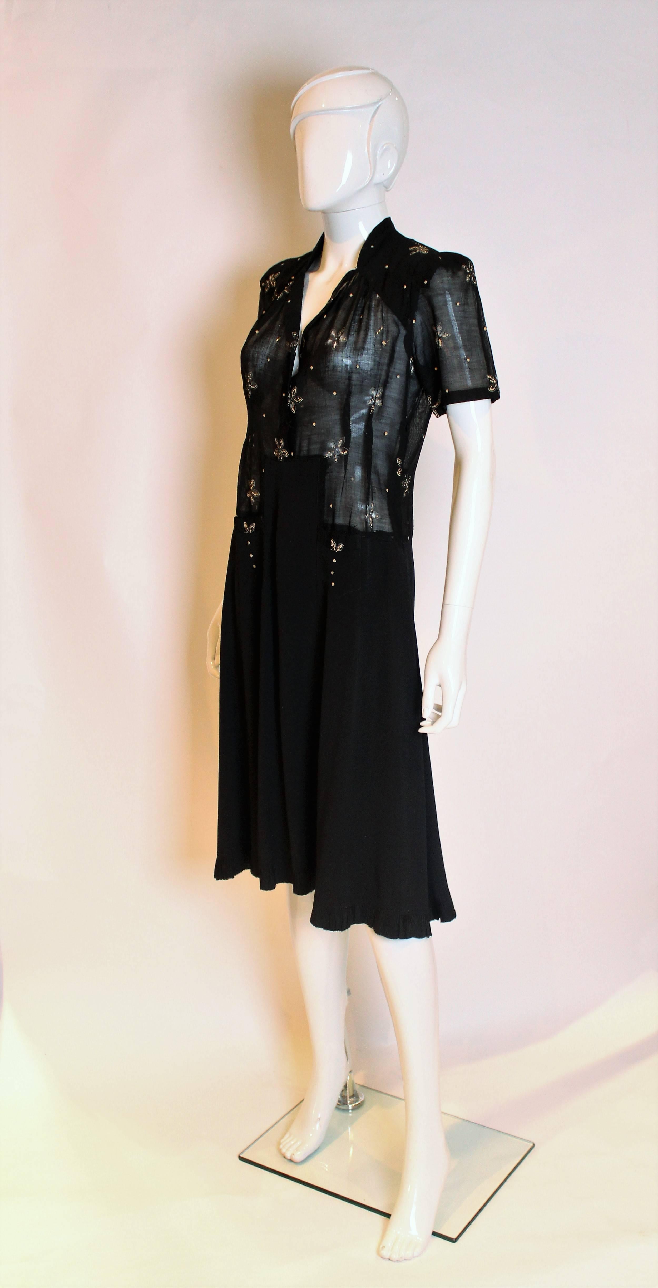 1940s Black Crepe and Cotton Dress In Good Condition For Sale In London, GB