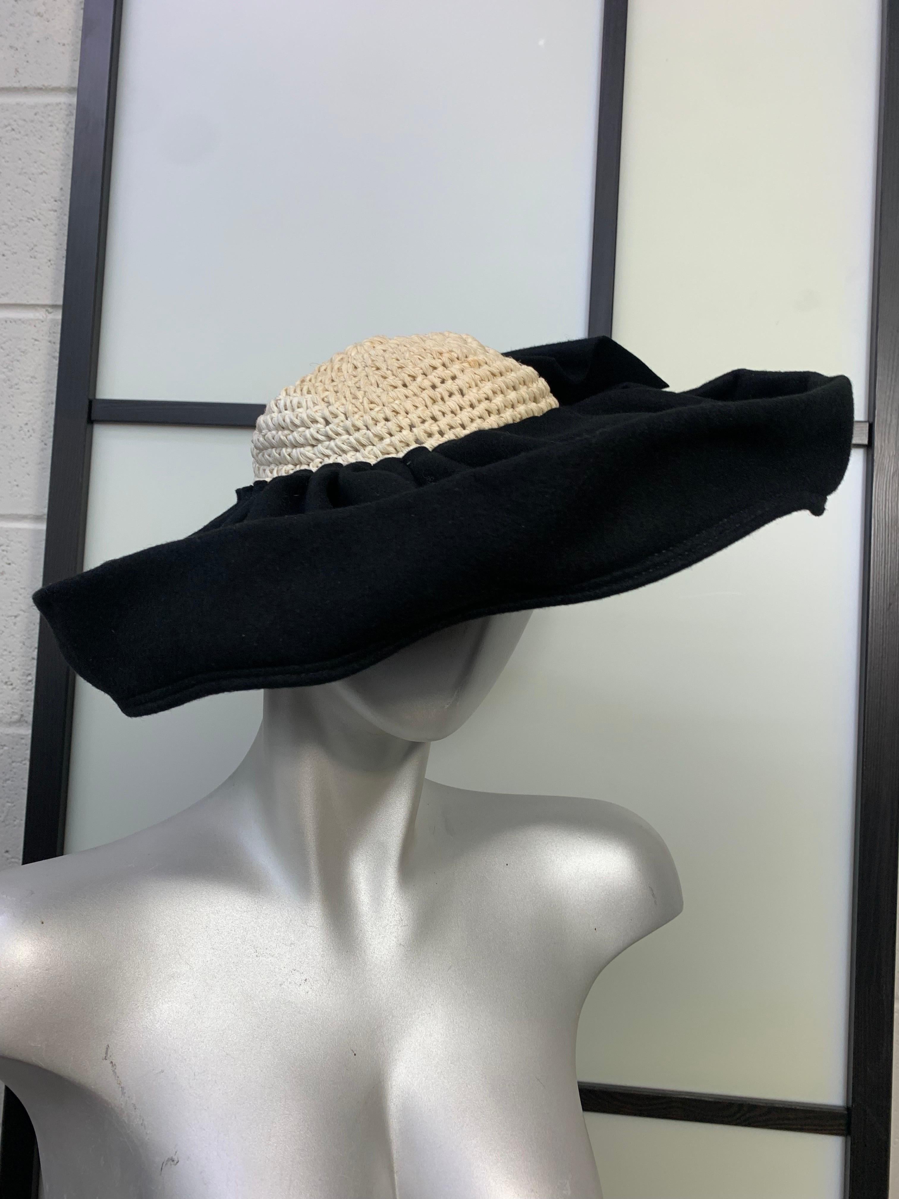 1940s Black Felt & Cream Crochet Halo Crown Hat w Broad Front Brim For Sale 10