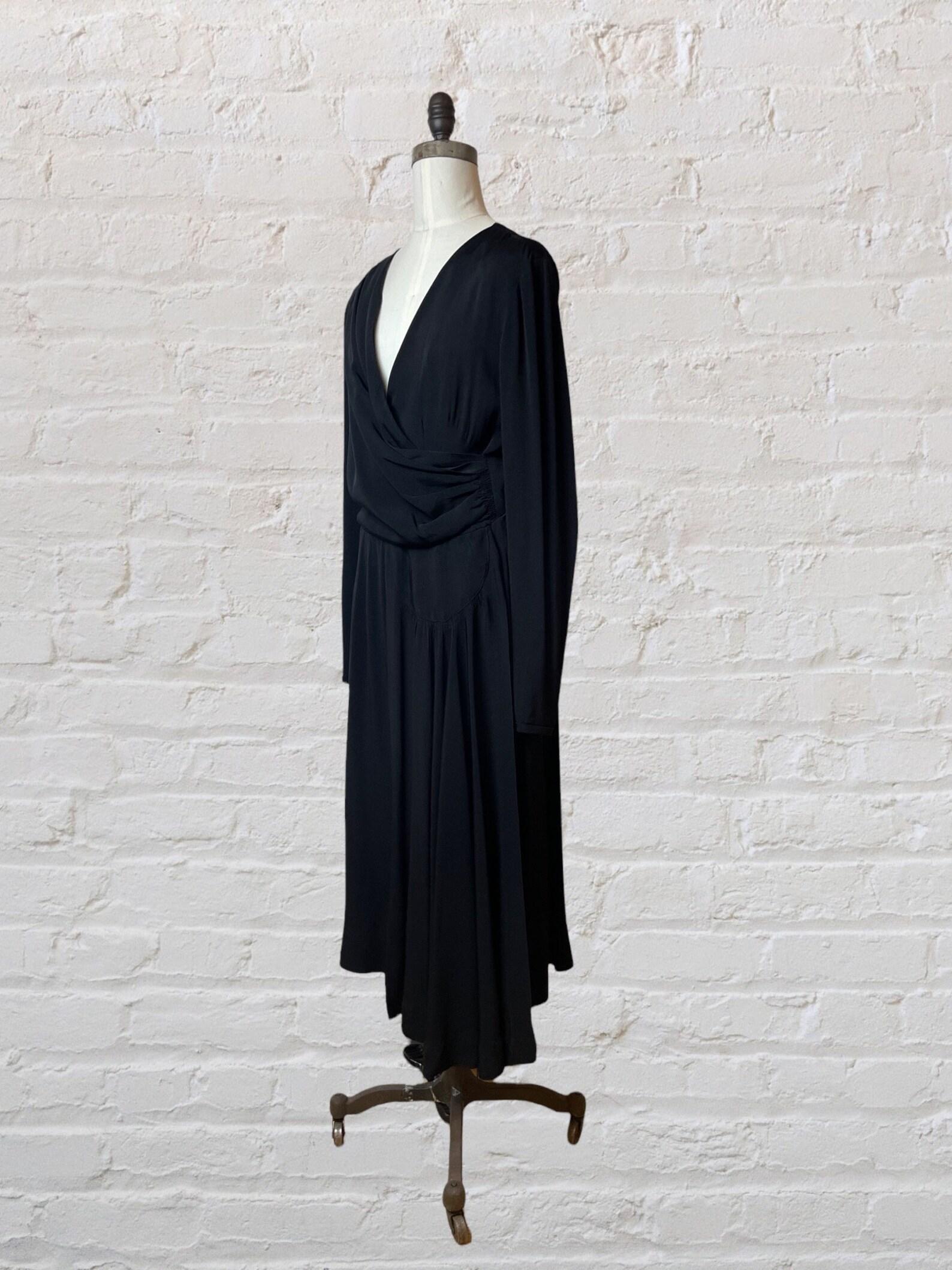 1940s Black Femme Fatale Draped Dress For Sale 3