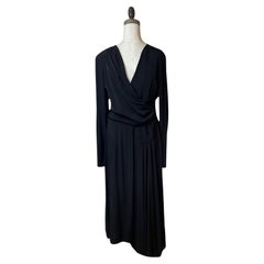 1940er Jahre schwarzes Femme Fatale drapiertes Kleid