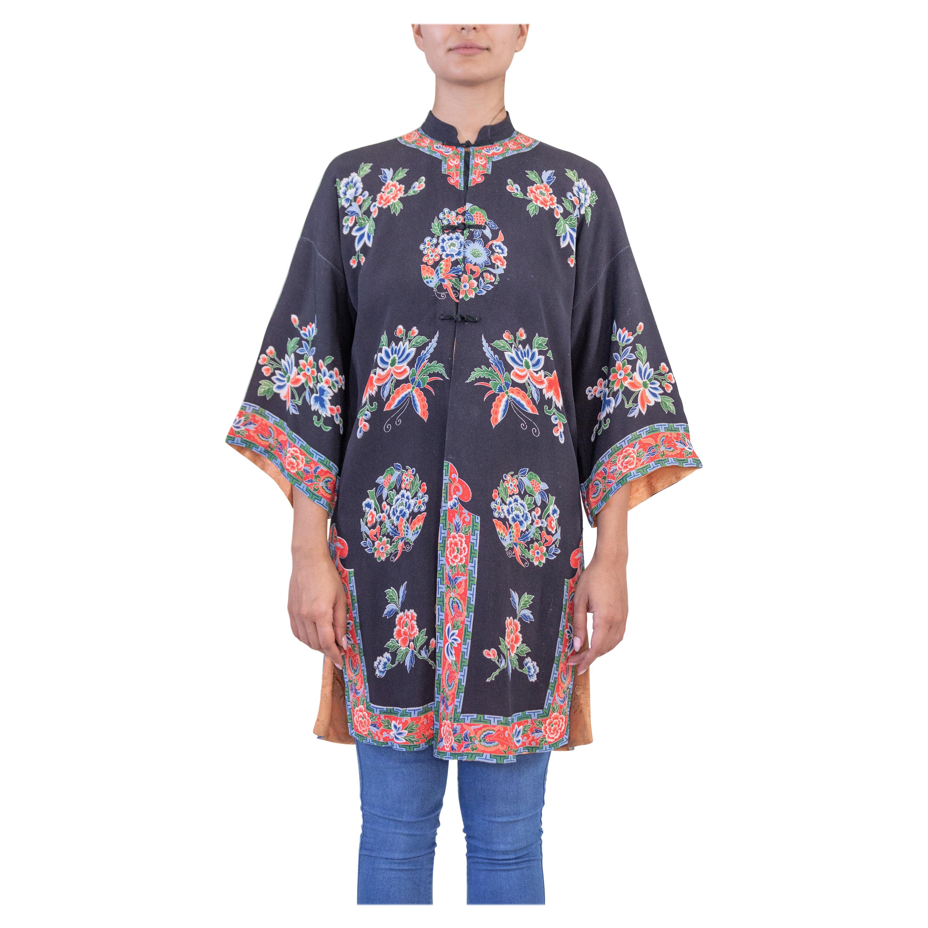 1940S Chaqueta larga china de seda negra con estampado floral