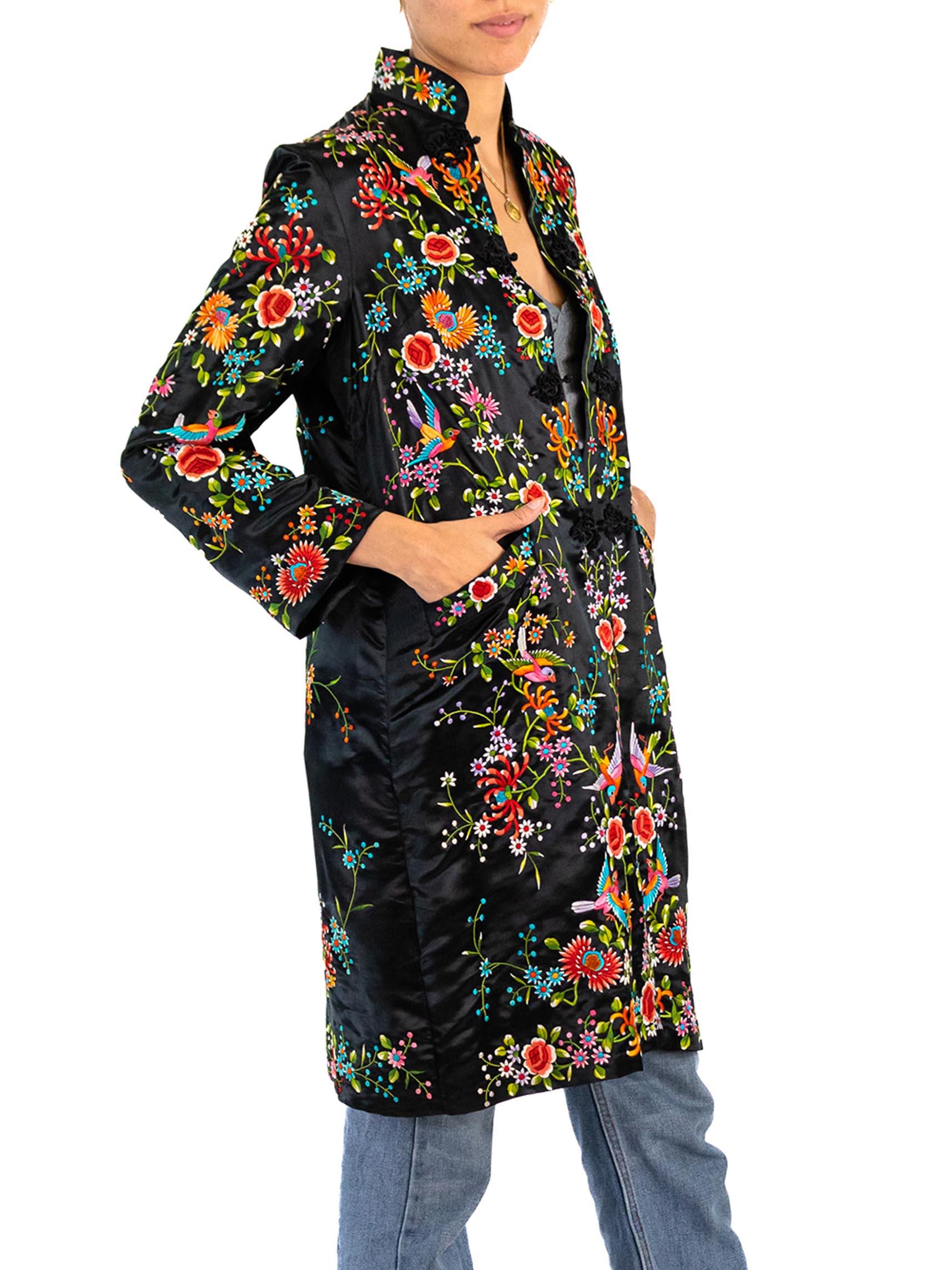 1940S Black Hand Embroidered Silk Satin Midi Length Asian Jacket For Sale 5