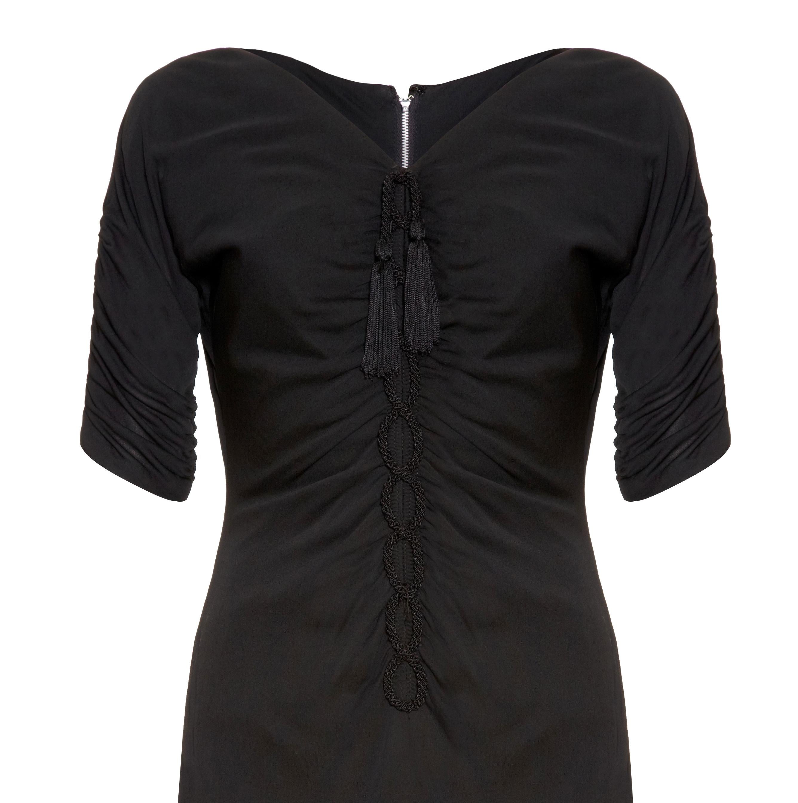 Noir Robe en jersey noir et pompons torsadés des années 1940 en vente