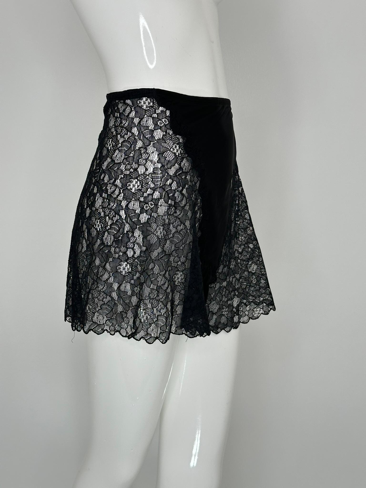 1940er Schwarze Spitze & Satin Seitenknopf bestickte Elaine Tap Pants im Angebot 10