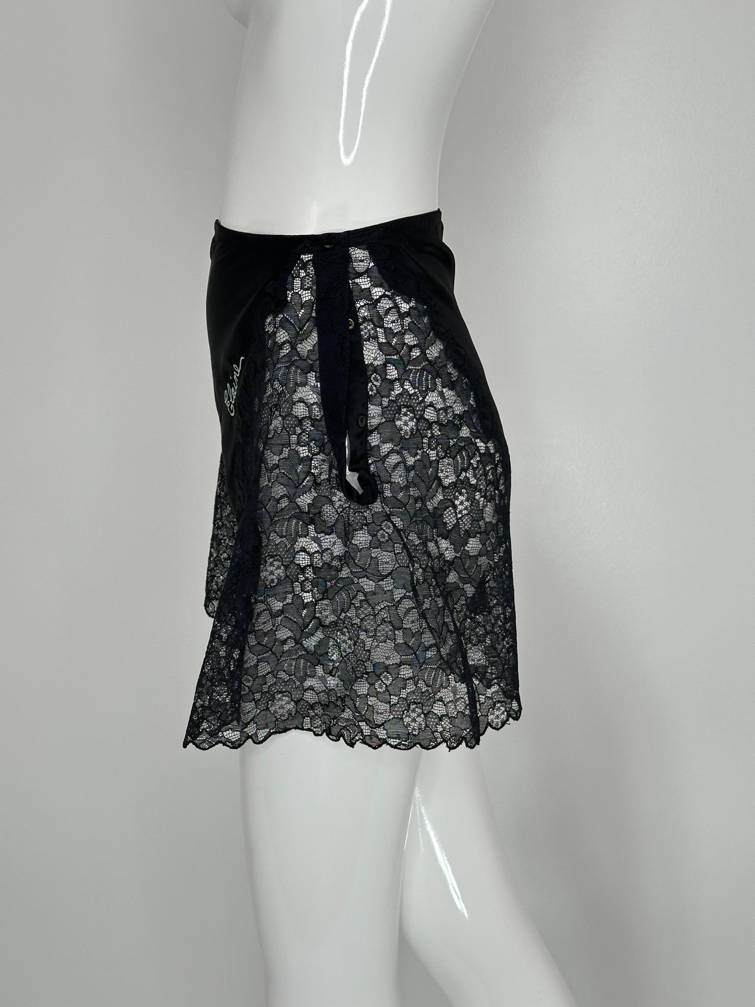 1940er Schwarze Spitze & Satin Seitenknopf bestickte Elaine Tap Pants Damen im Angebot