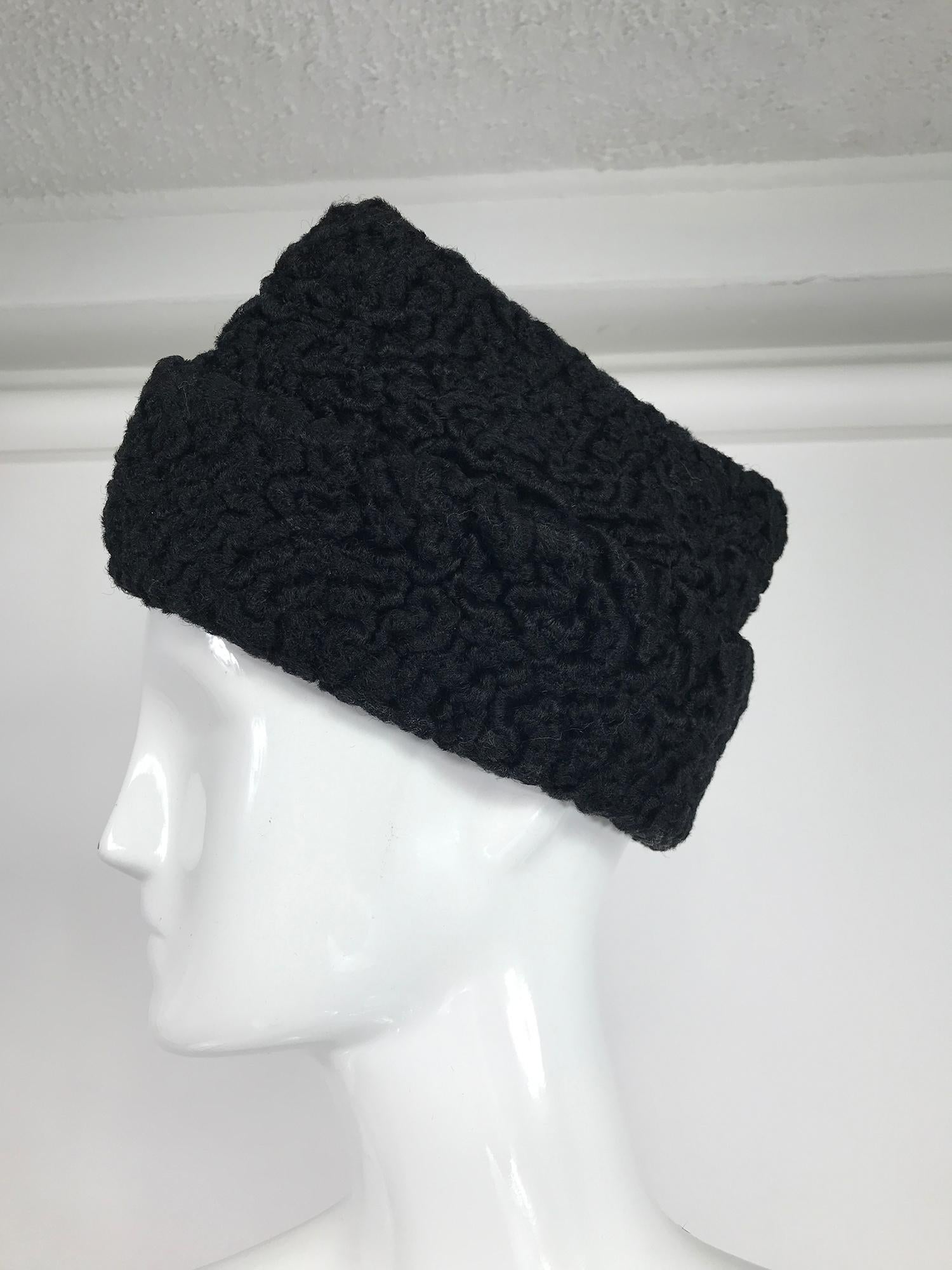 1940s Black Persian Lamb Angled Hat and Muff Purse Vintage In Good Condition For Sale In West Palm Beach, FL