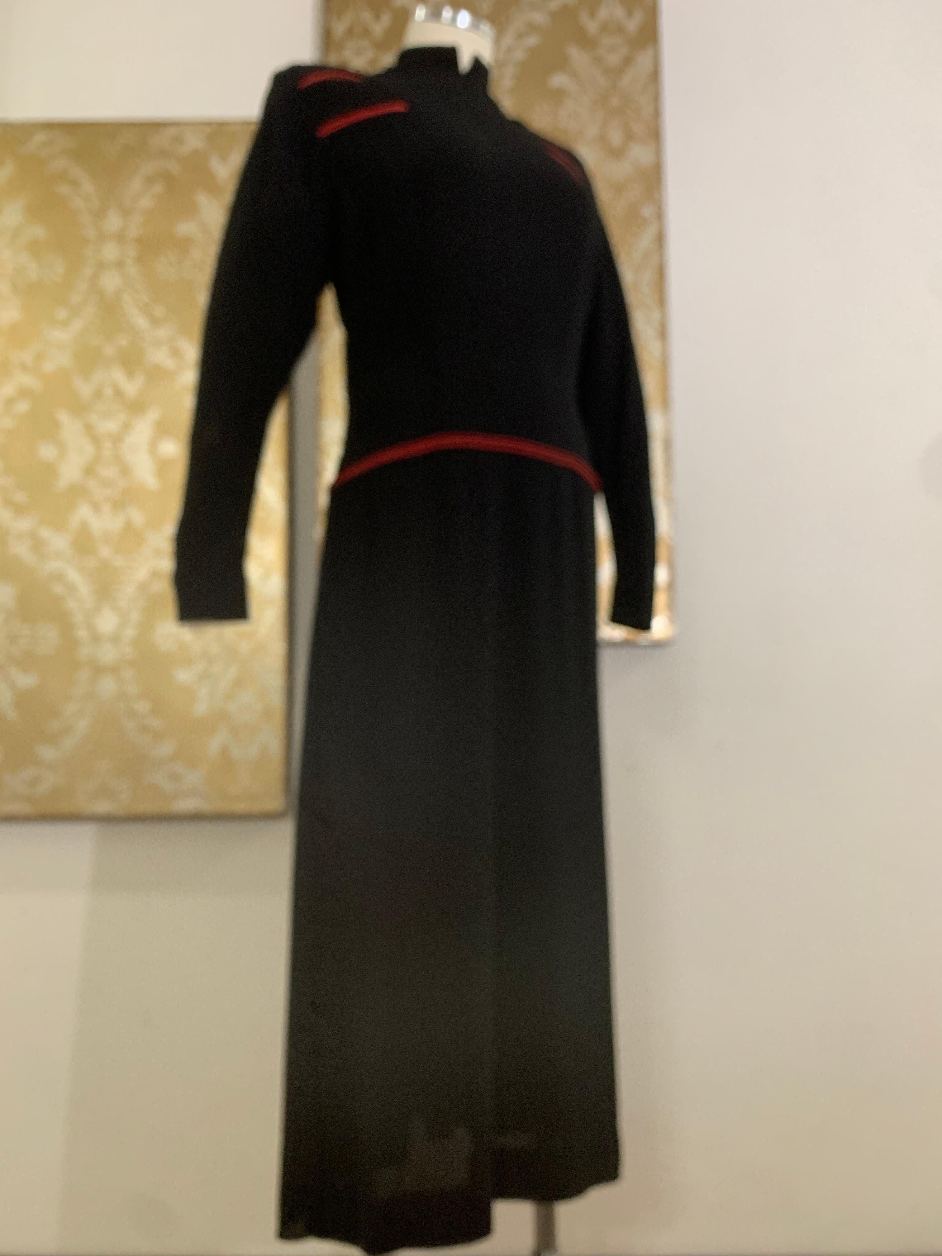 1940s Black Rayon Crepe Military-Inspired Tailored Day Dress w Red Piping For Sale 6