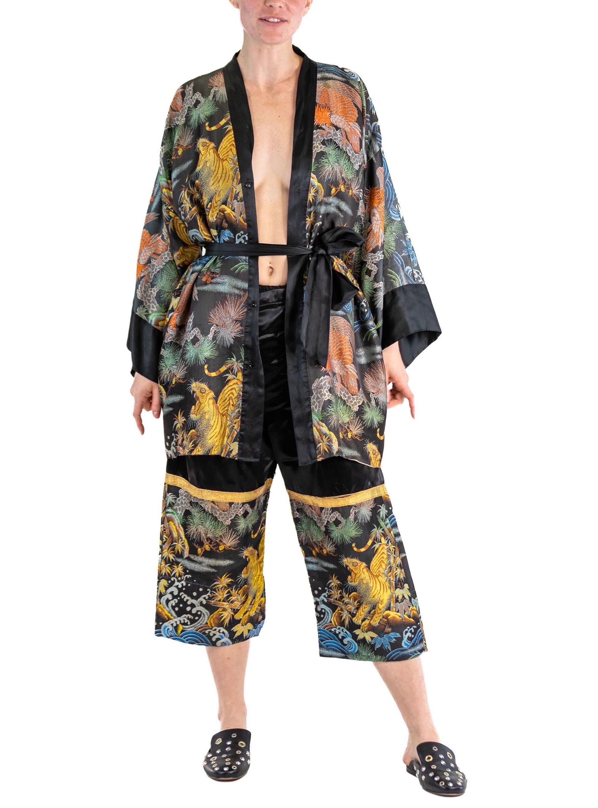 Pyjama de salon asiatique en jacquard de soie noir des années 1940 en vente 1