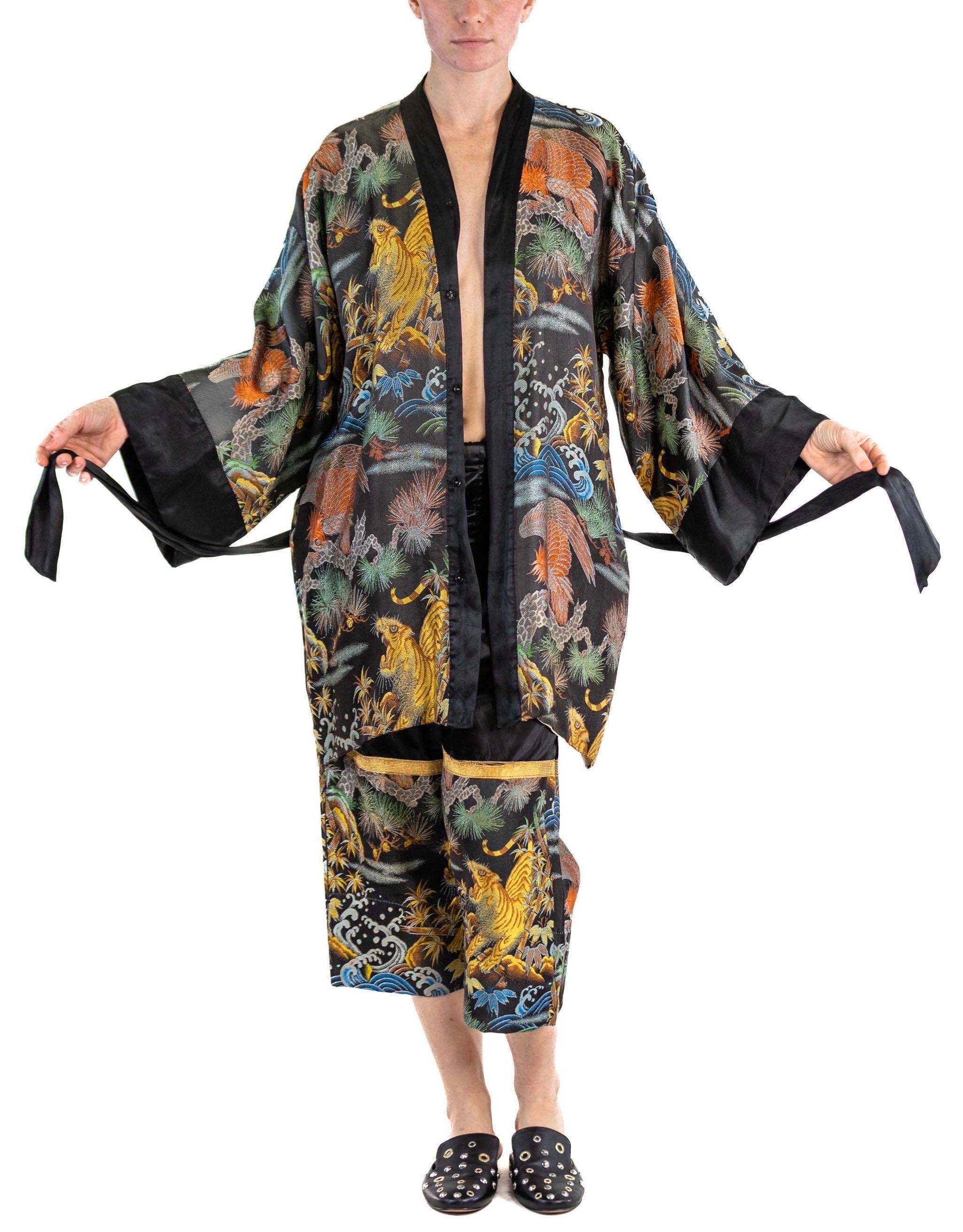 Pyjama de salon asiatique en jacquard de soie noir des années 1940 en vente 5