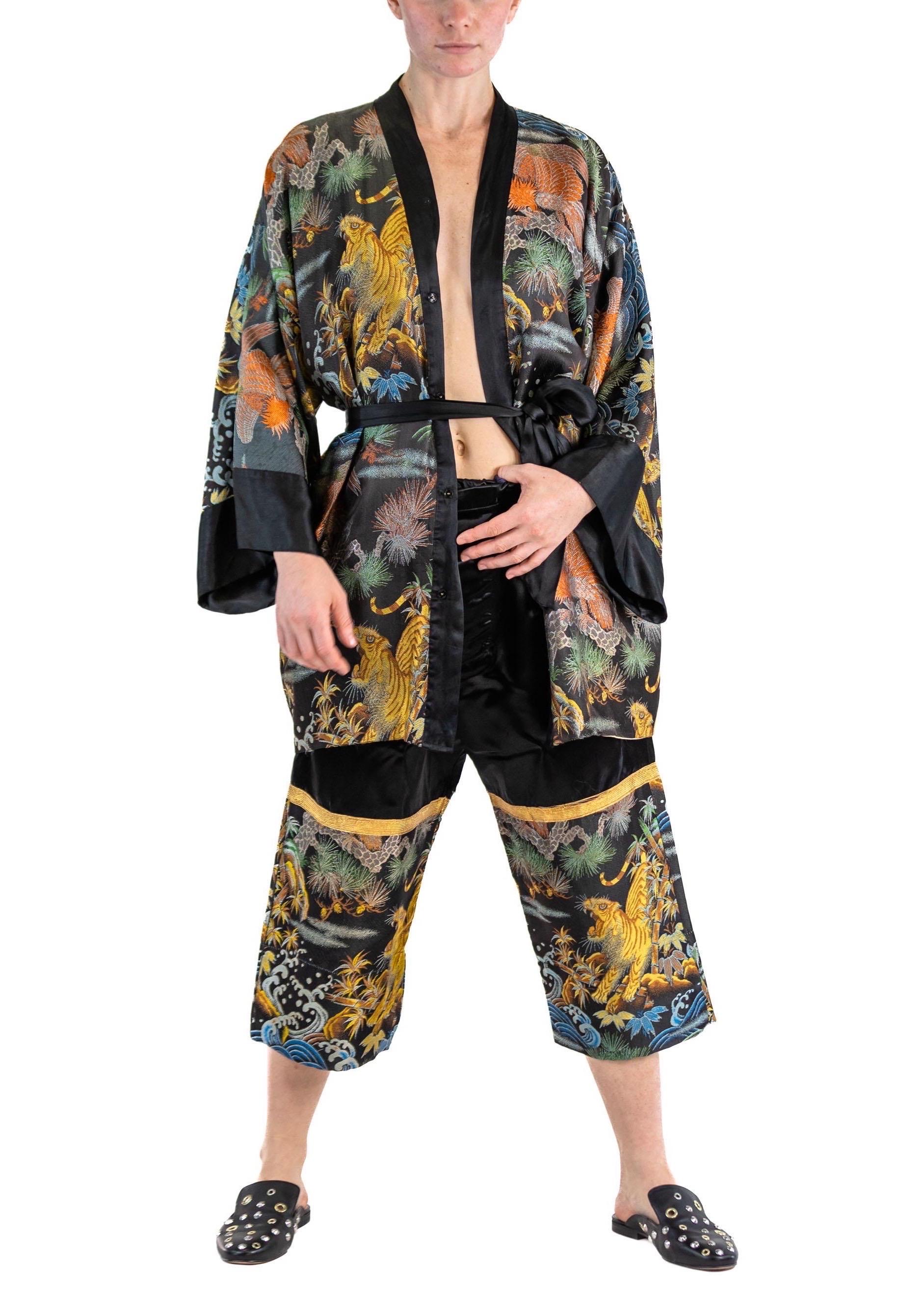 Pyjama de salon asiatique en jacquard de soie noir des années 1940 en vente 6