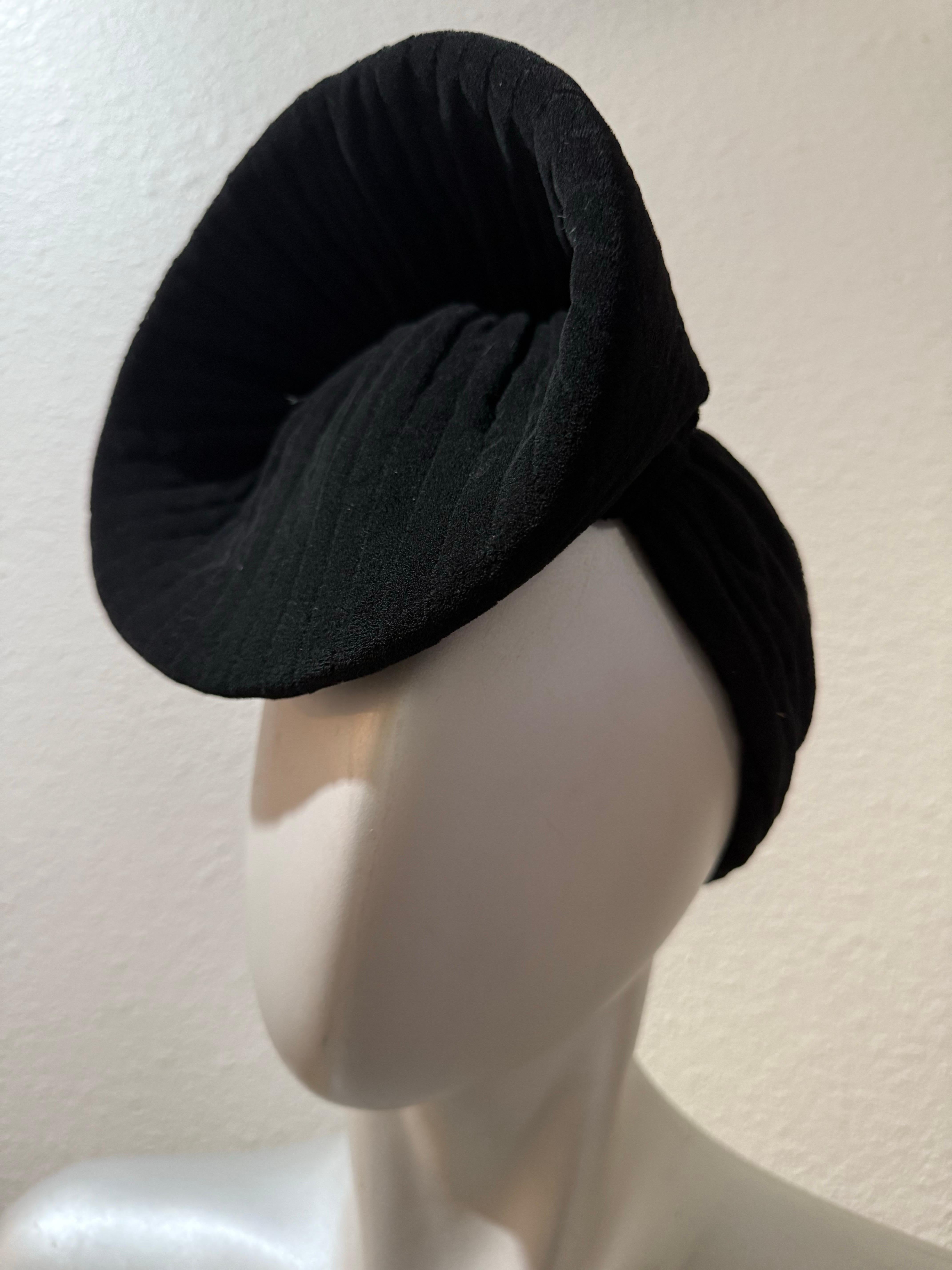 Donna Cappello a forma di 