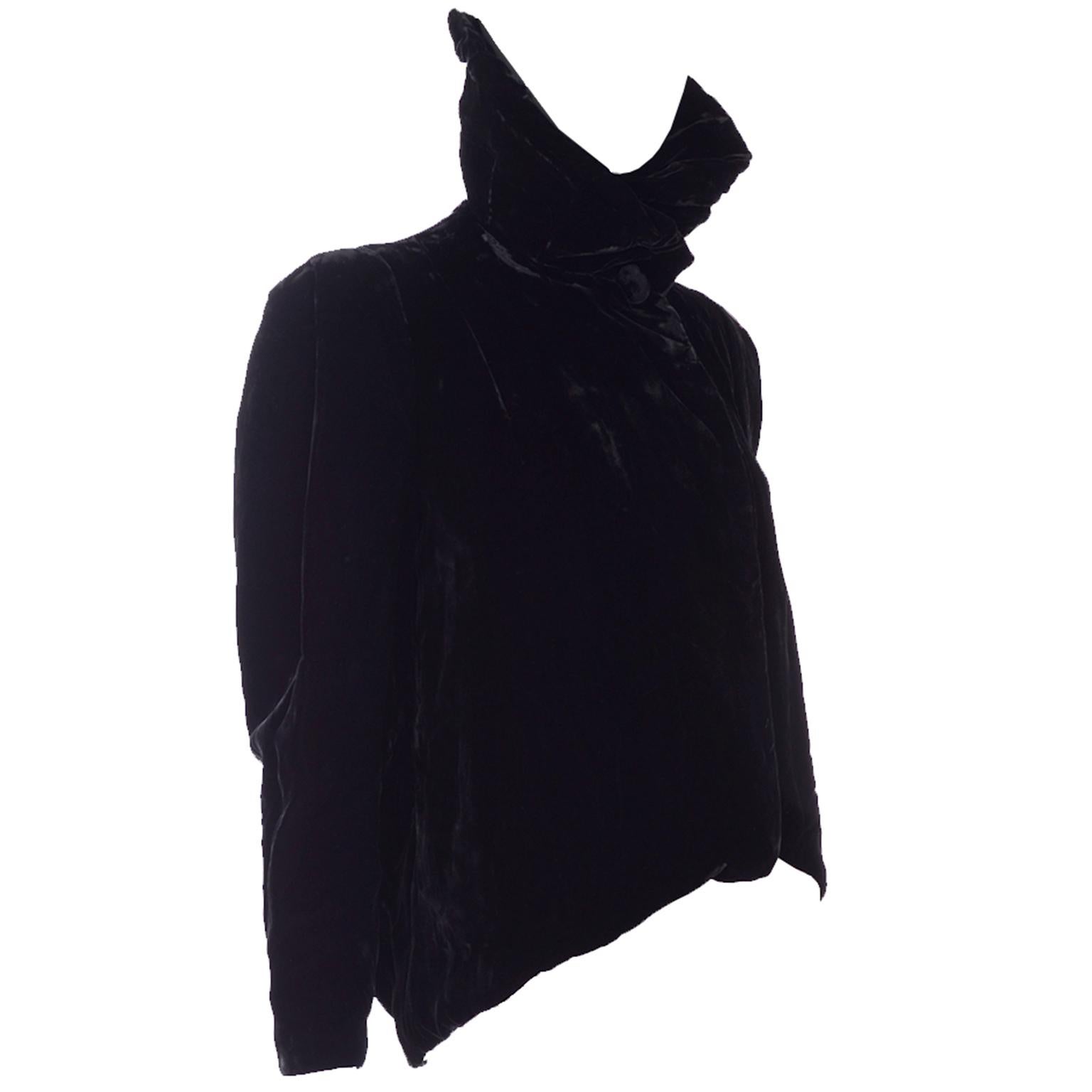 1940s Black Velvet Vintage Evening Jacket W Swing Back & Gathered Puff Sleeves 2