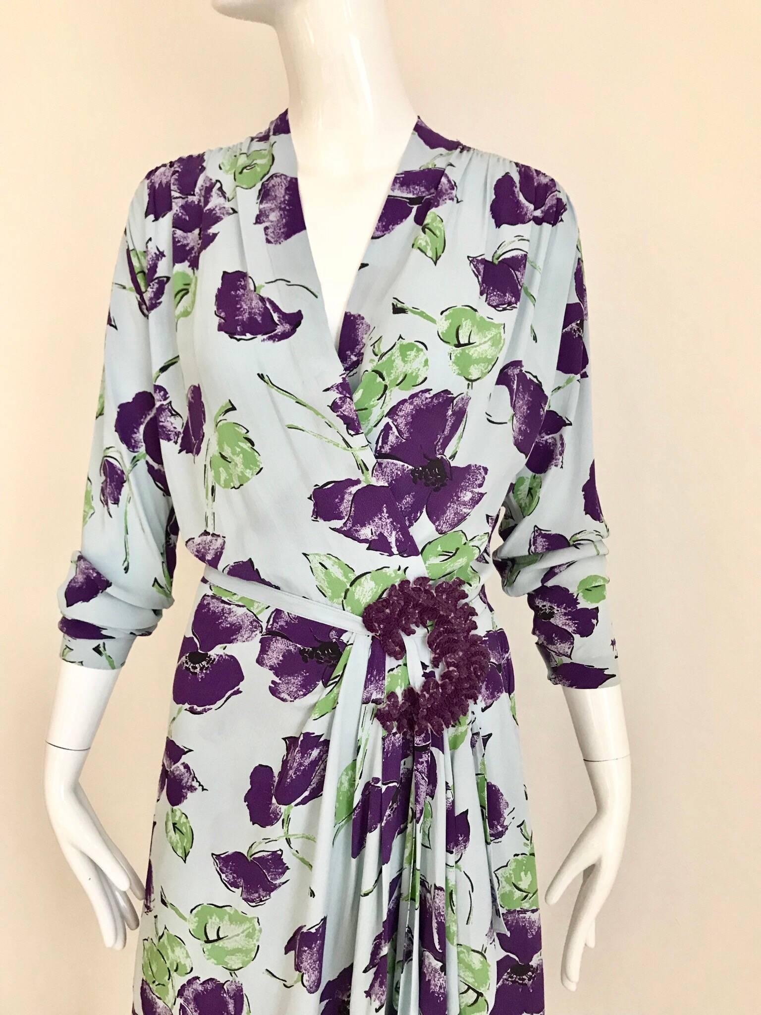 1940s Blue and Purple Floral Print Rayon Dress In Good Condition For Sale In Beverly Hills, CA