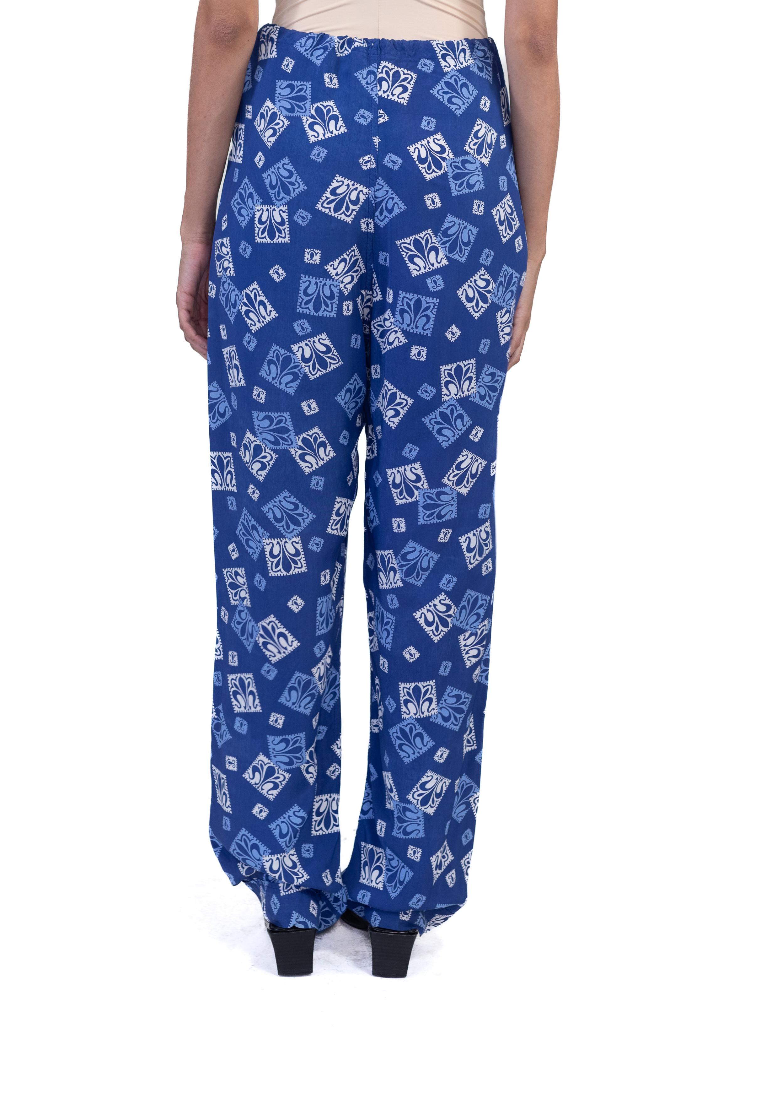 1940S Blau Kalt Rayon Flur-De-Lis Neuheit Druck Hosen im Angebot 3