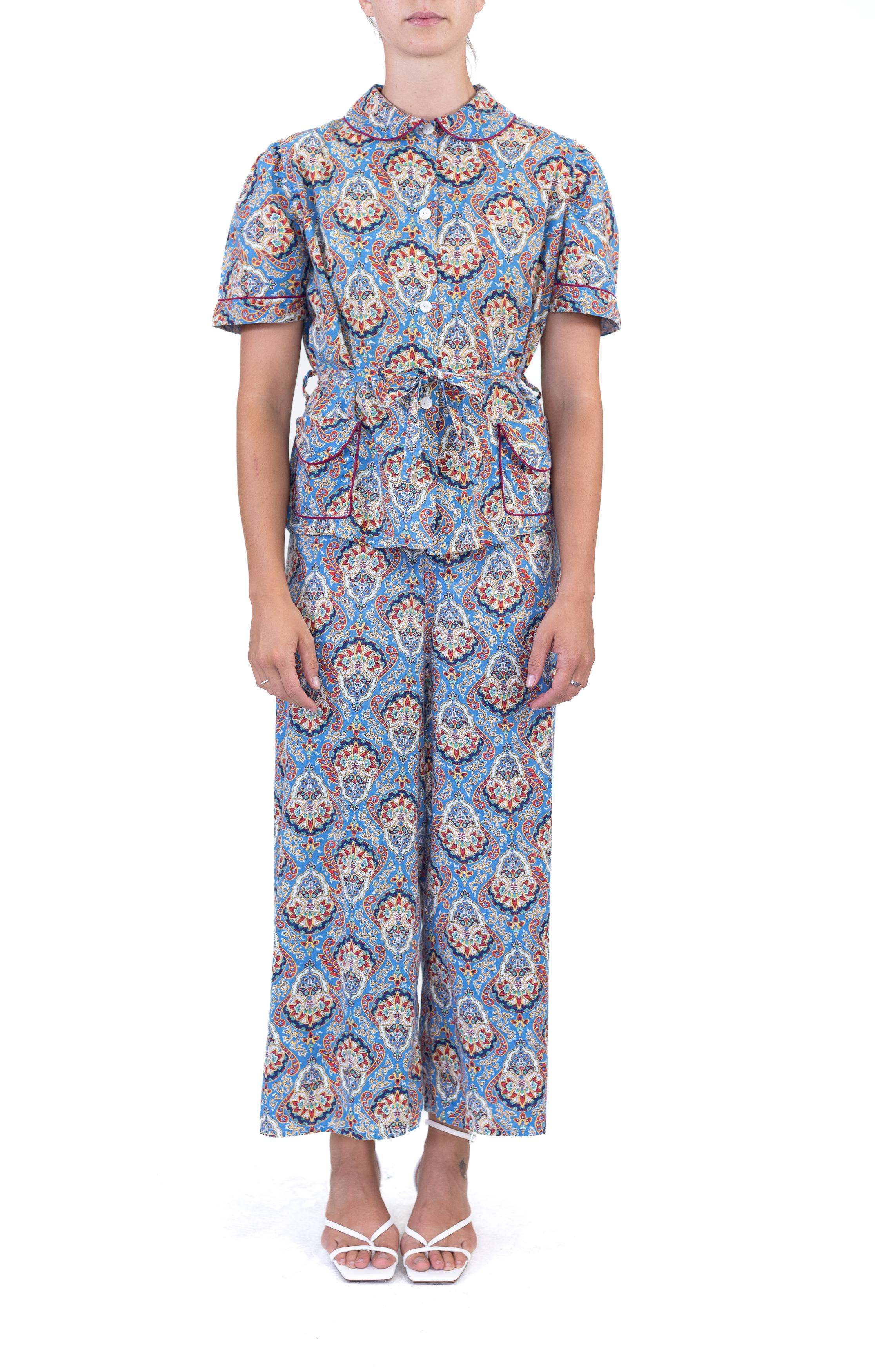 Pajamas en rayonne bleue à motif cachemire des années 1940 en vente 5
