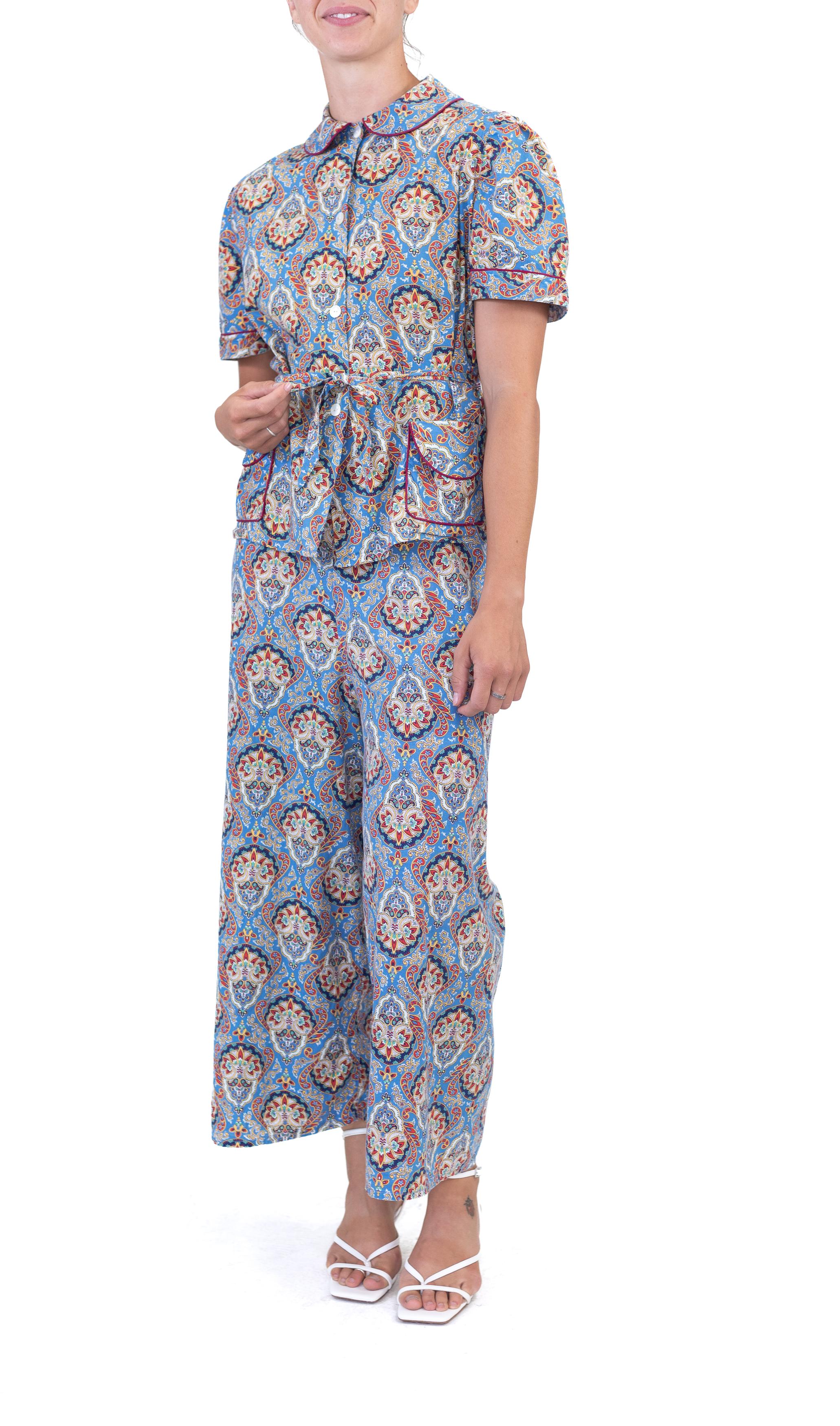 Pajamas en rayonne bleue à motif cachemire des années 1940 Excellent état - En vente à New York, NY