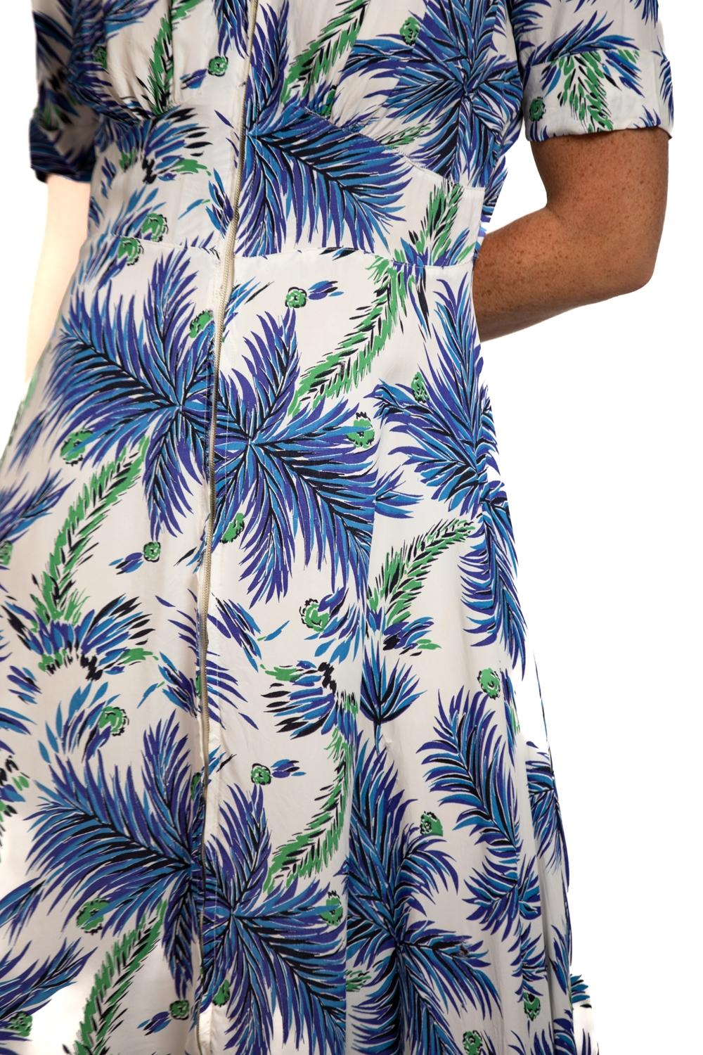 1940S Blue & White Cold Rayon Floral Print Zip-Front Dress For Sale 7