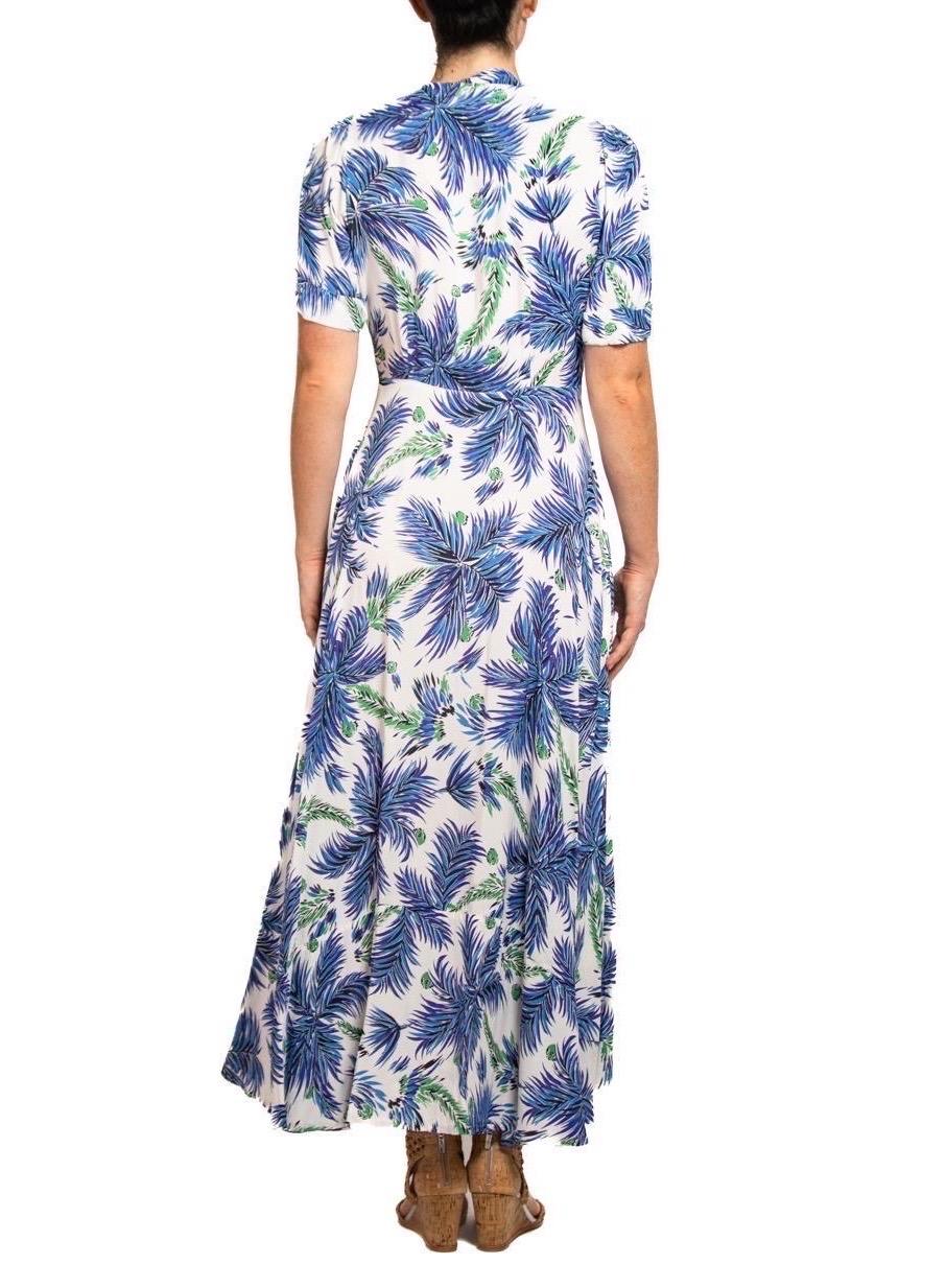 1940S Blue & White Cold Rayon Floral Print Zip-Front Dress en vente 2