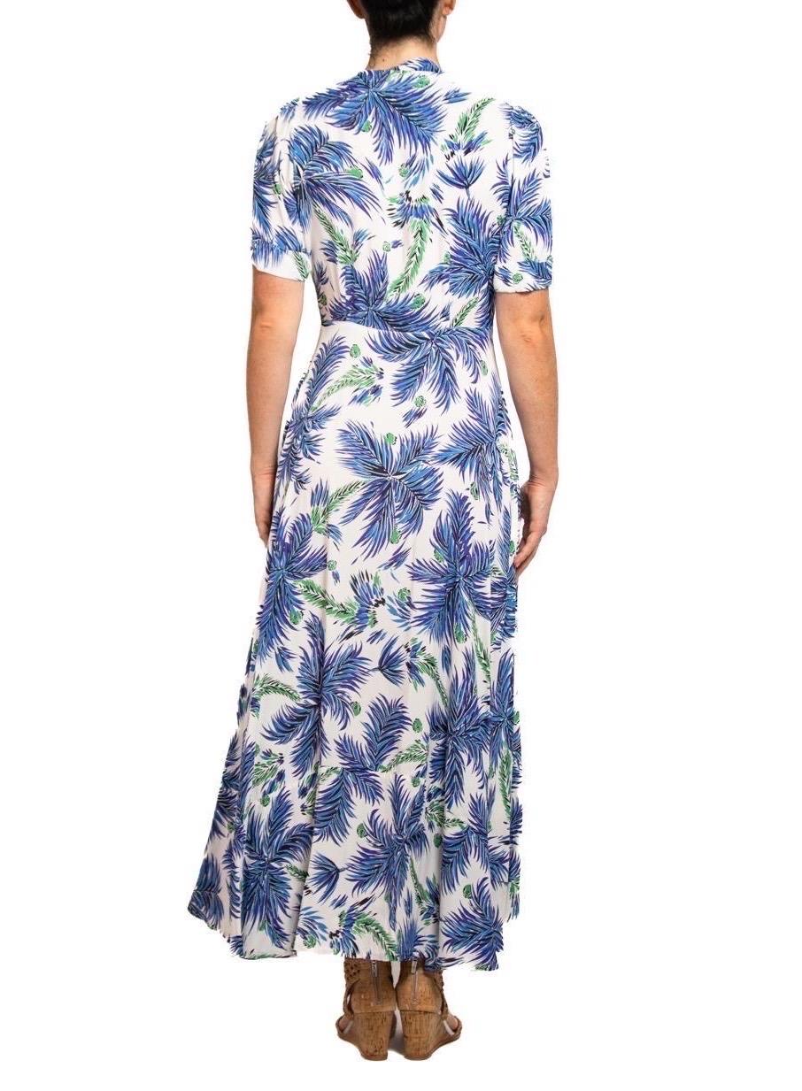 1940S Vestido azul y blanco de rayón frío con estampado floral y cremallera frontal en venta 1
