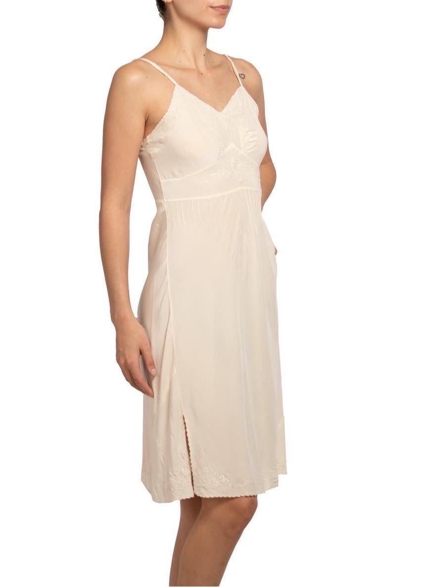 1940S Blush Pink Silk Crepe De Chine Slip With Very Fine Floral Hand Embroidery For Sale 3
