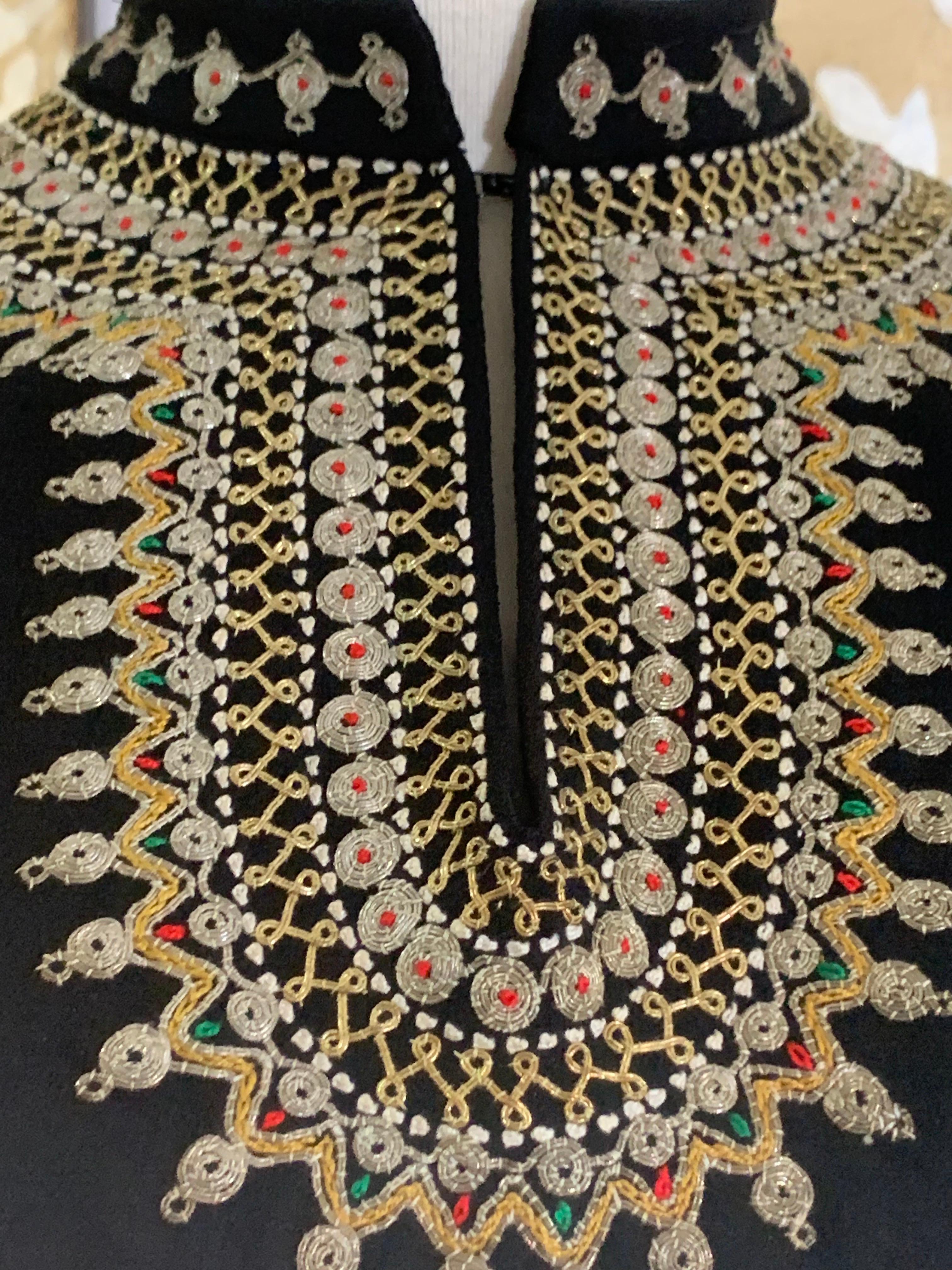 Camicetta con scollo a buco di serratura ricamata in stile bohémien anni '40 in crepe di rayon in vendita 3