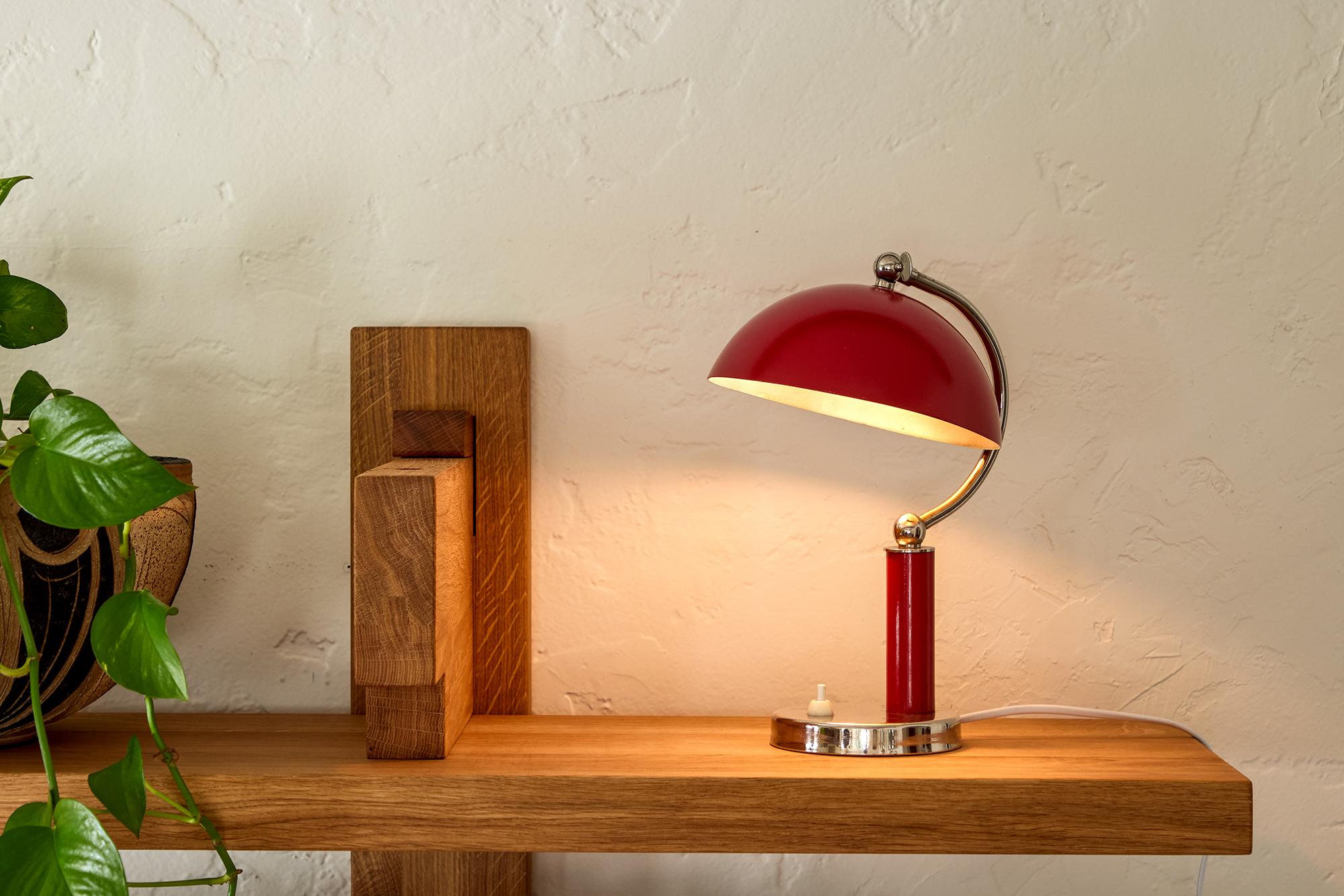 1940s Boréns Borås Table Lamp in Red Lacquered Metal & Nickel For Sale 1
