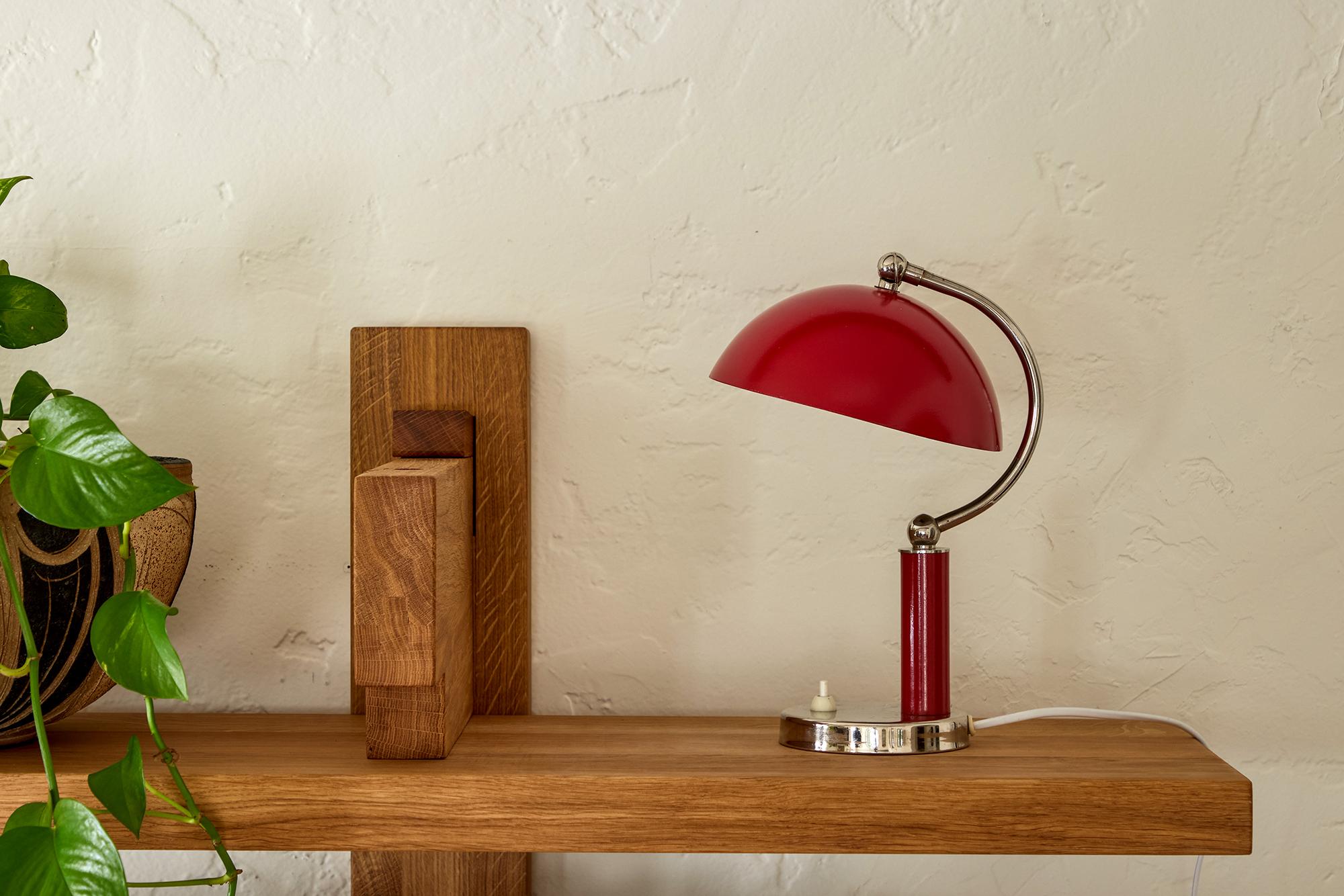 1940s Boréns Borås Table Lamp in Red Lacquered Metal & Nickel For Sale 2