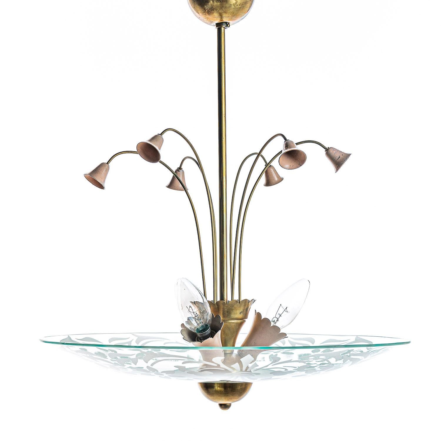 italien Pendentif en laiton et verre des années 1940 dans le style de Pietro Chiesa en vente