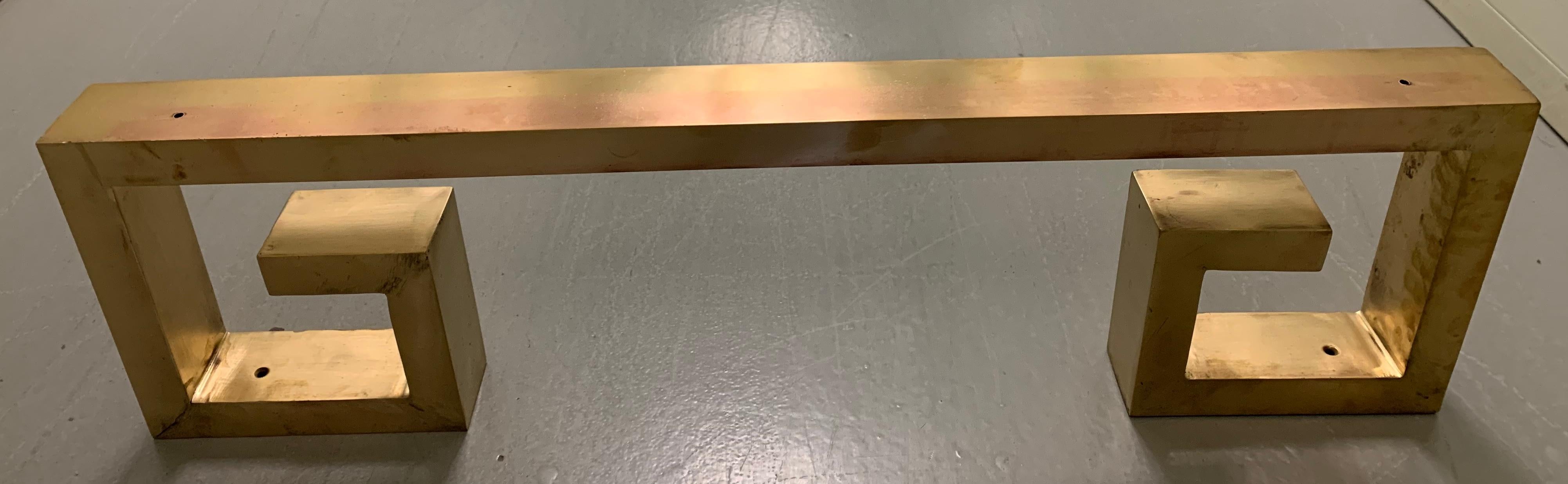 Elemento arquitectónico de llave griega de latón de los años 40 1