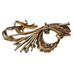 1940s Brooche Antique Yellow Gold 18 Karat and Platinum Diamonds