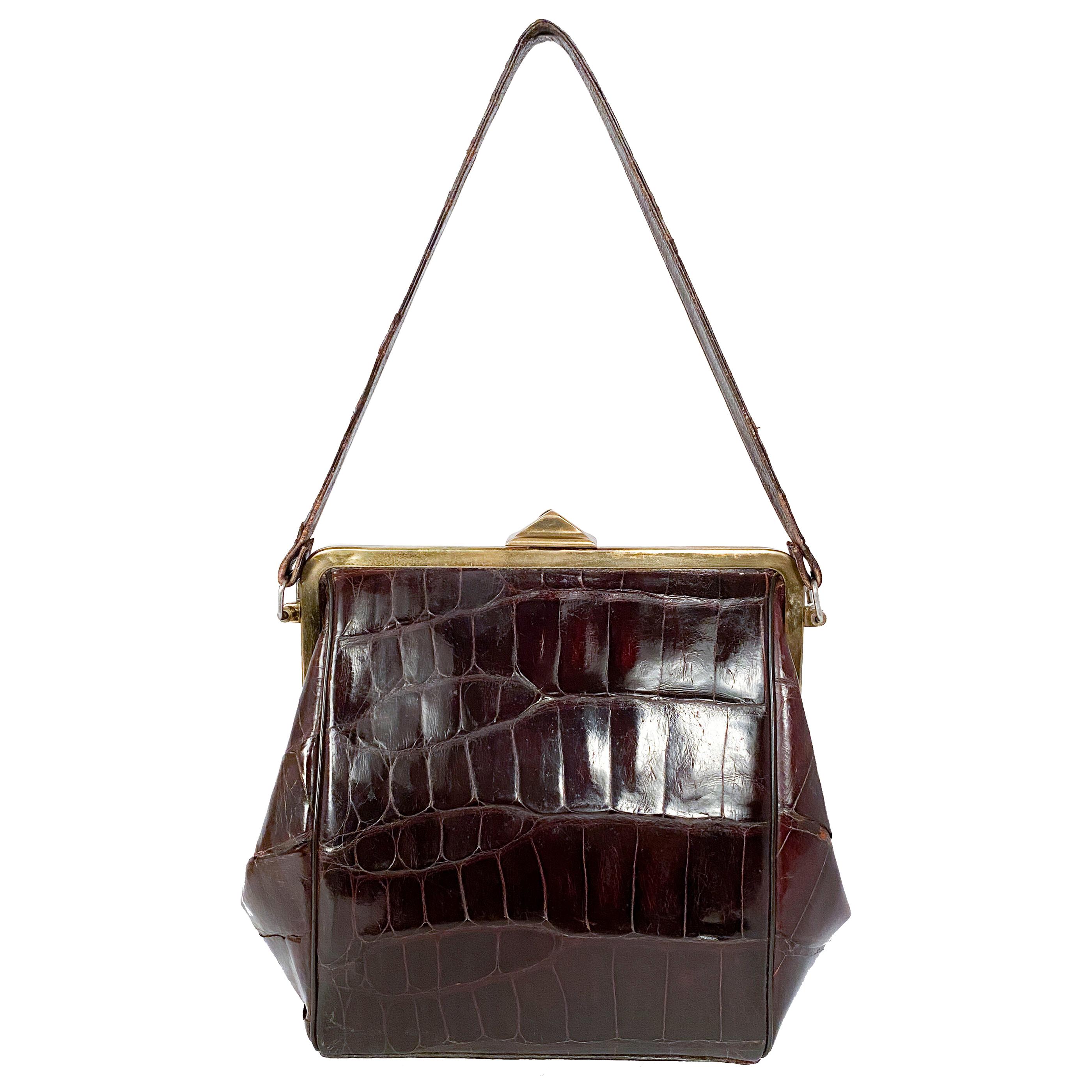 1940s Brown Alligator Handbag with Triangular Clasp Closure