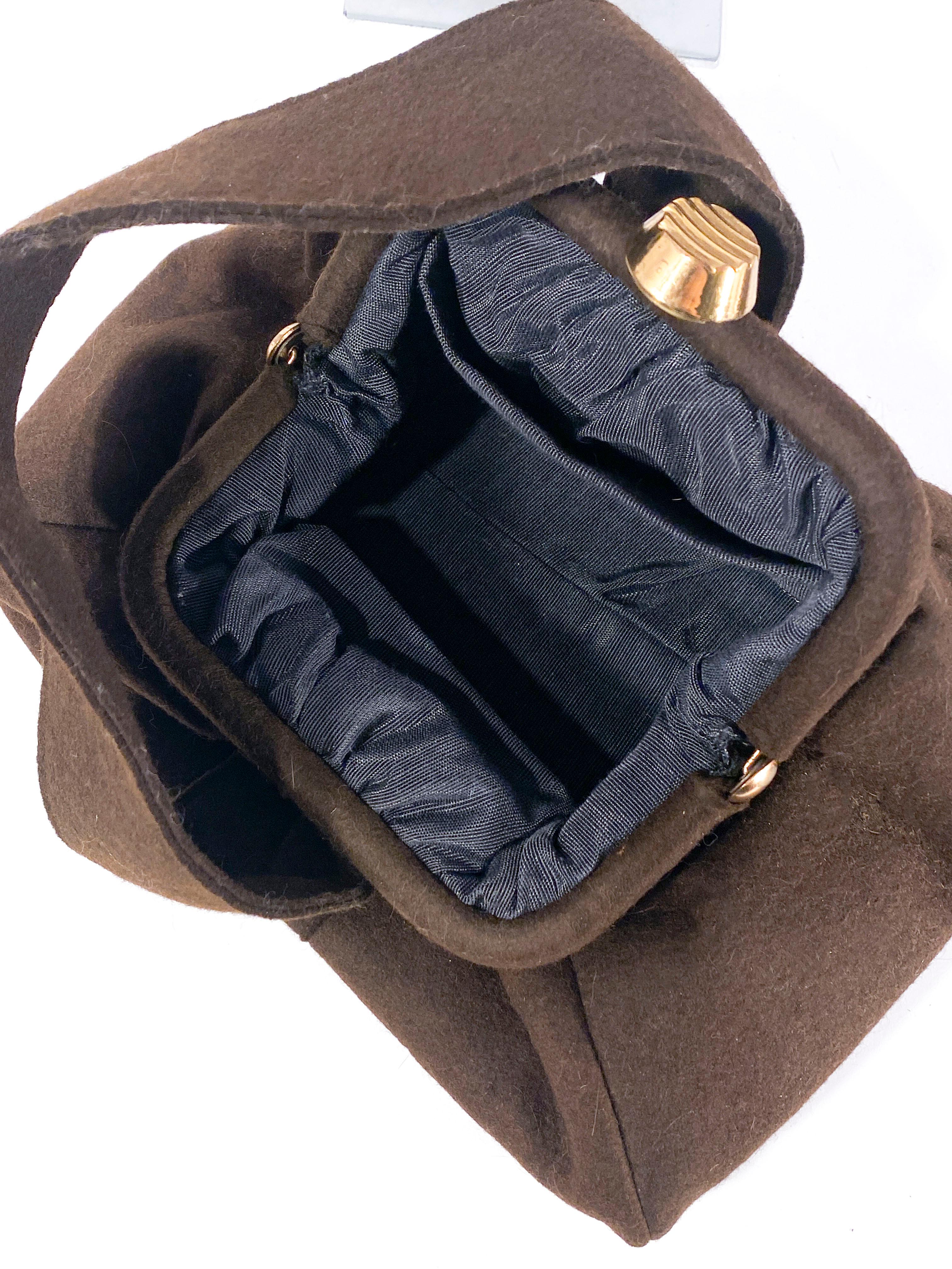 1940s Brown Fur Felt Handbag With Brass Stud Decoration In Good Condition In San Francisco, CA
