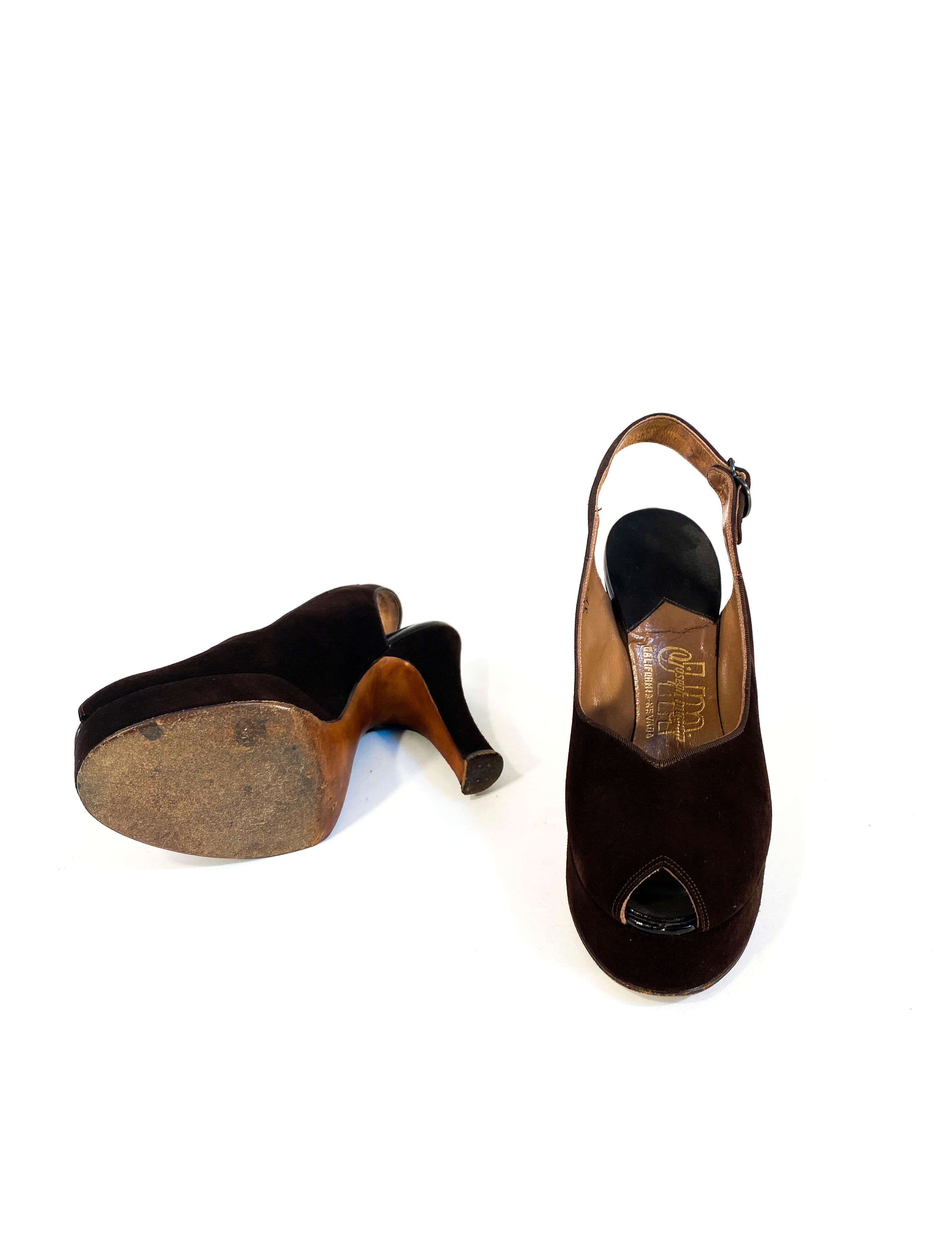 Chaussures à talons compensés en daim marron des années 1940 en vente 2