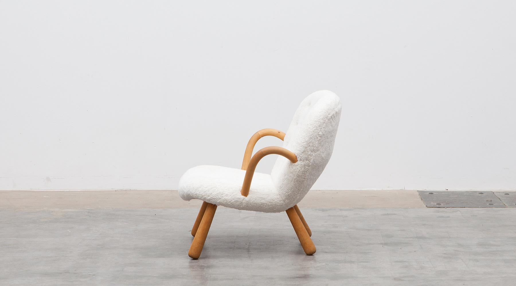 1940s Brown Wooden, Upholstered Lounge Chair by Philip Arctander In Excellent Condition In Frankfurt, Hessen, DE