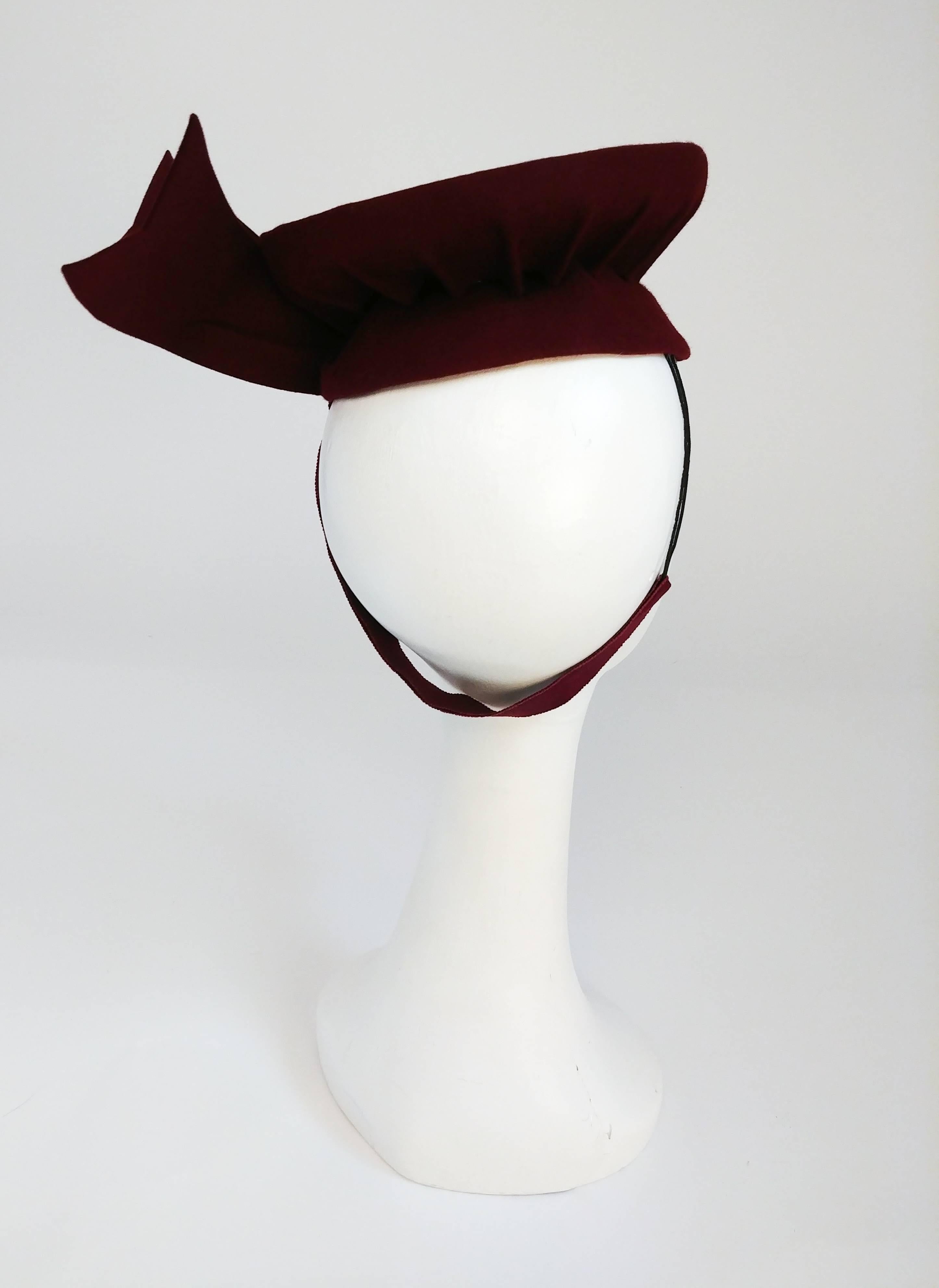1940s Burgundy Felt Toy Hat In Good Condition In San Francisco, CA