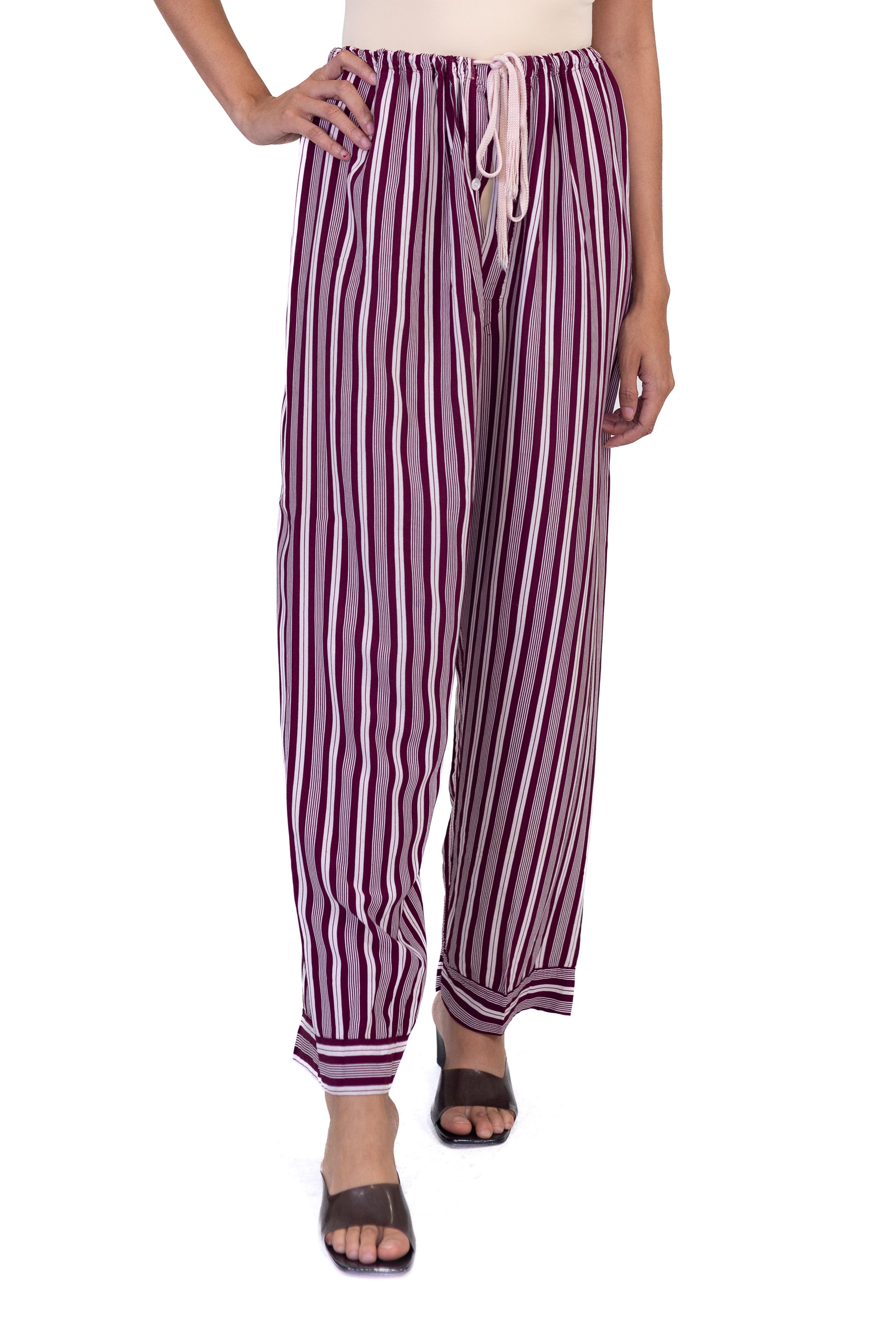 1940er Burgunderfarbene gestreifte Viskose-Pajama-Hose im Angebot 4