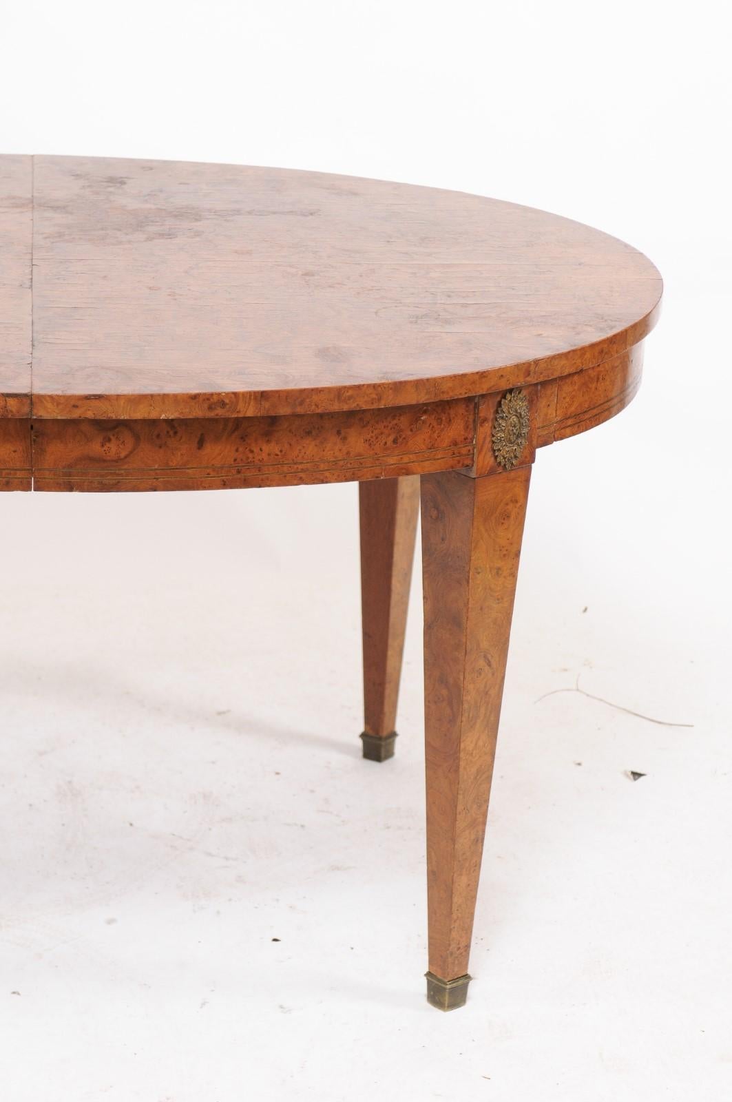 1940s Burled Walnut Louis XVI-Style Oval Dining Table In Good Condition In Atlanta, GA
