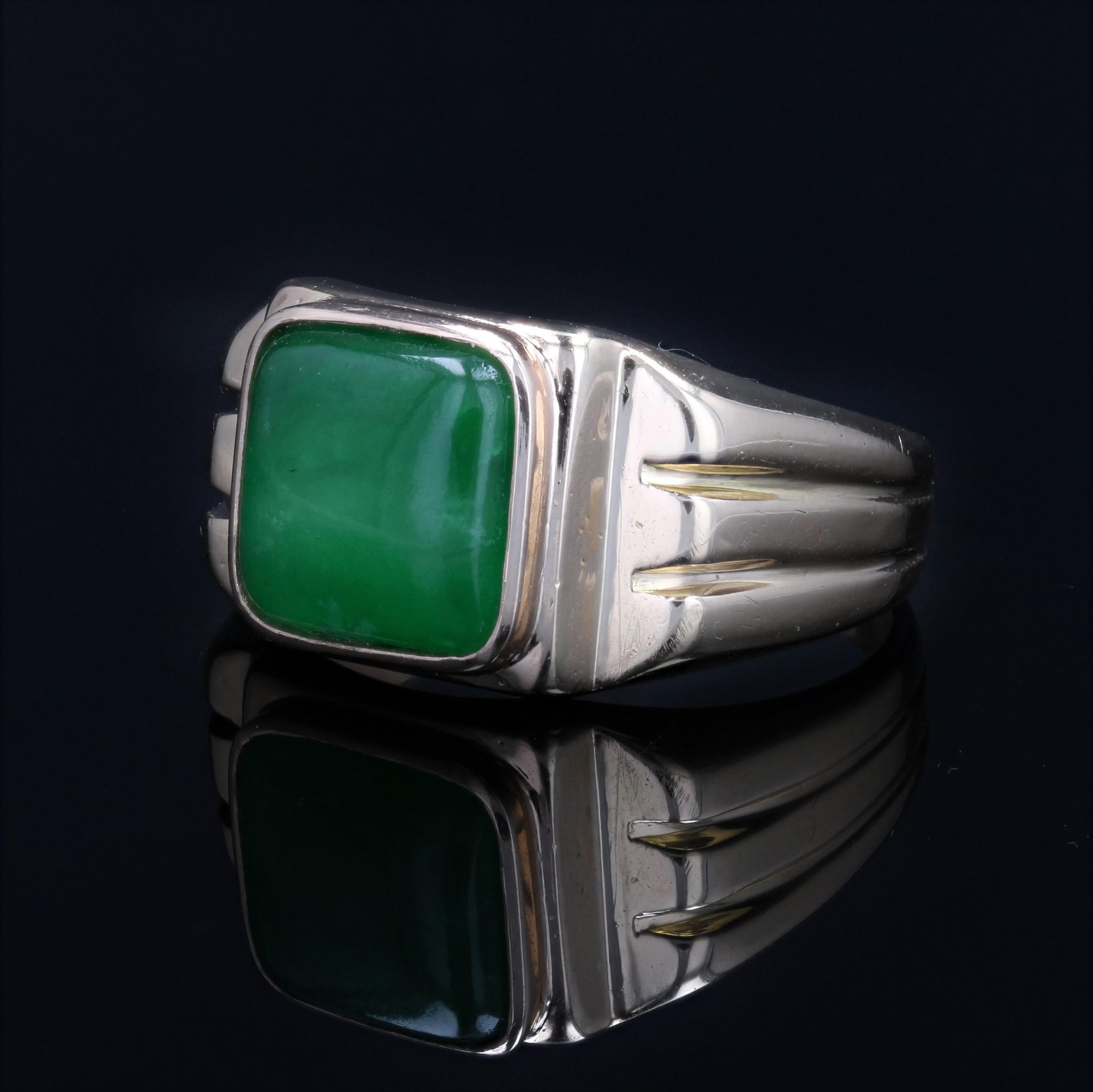 Women's or Men's 1940s Burma Jade 18 Karat Yellow Gold Signet Ring