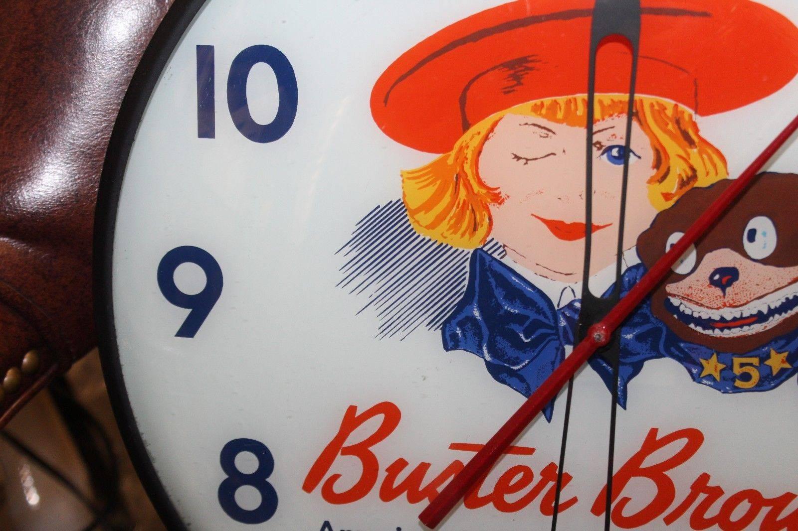 1940s Buster Brown Shoes Pam Co. Advertising Vintage Lighted Wall Clock For Sale 3