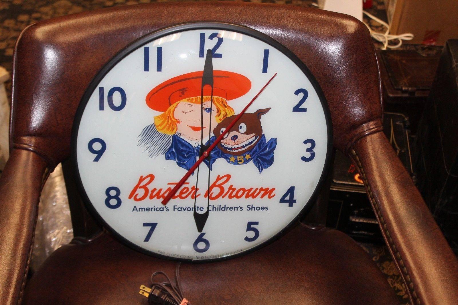 Mid-Century Modern 1940s Buster Brown Shoes Pam Co. Advertising Vintage Lighted Wall Clock For Sale