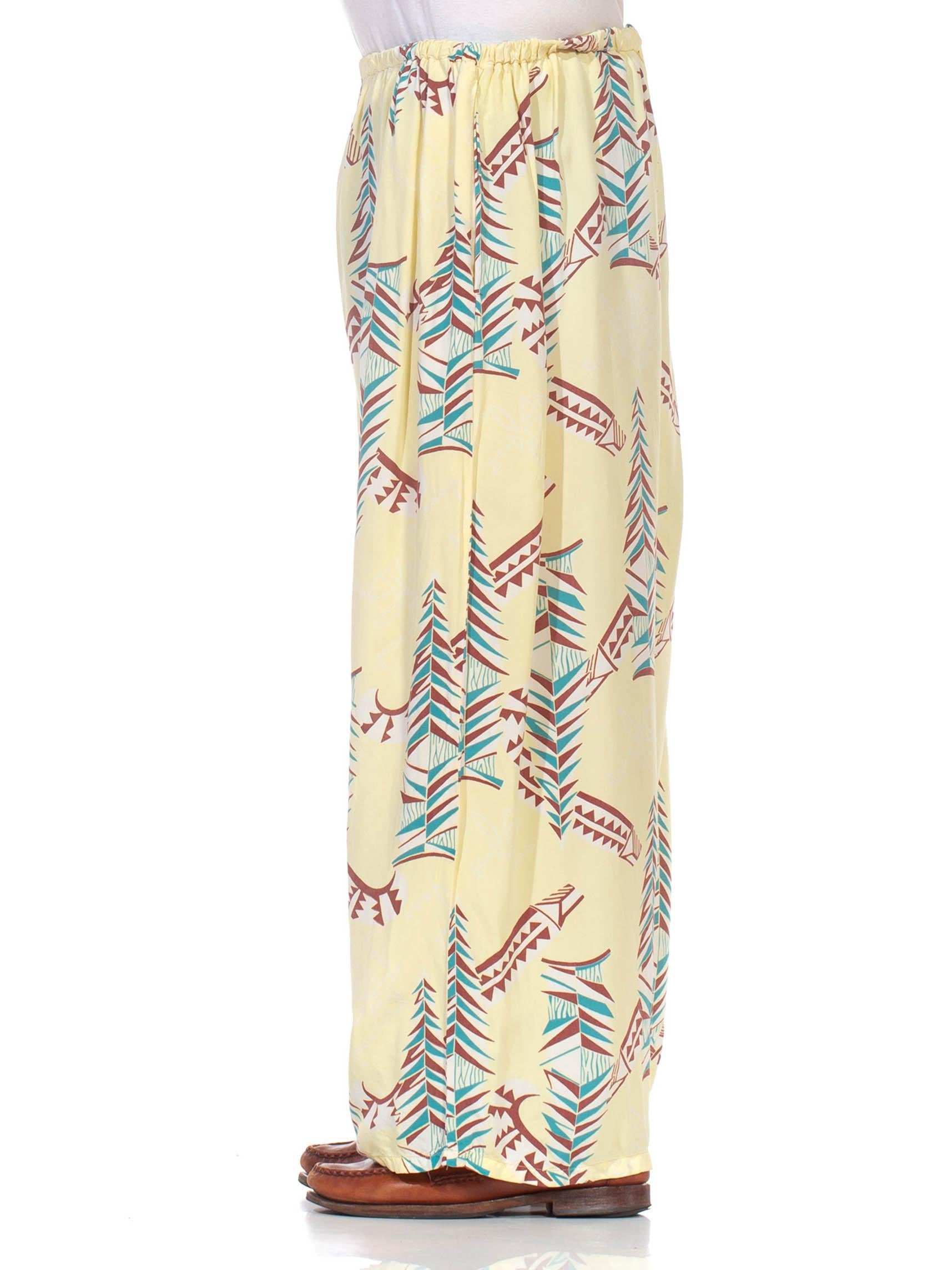 Elastische Taille, um viele Größen zu passen, sehr leichtes Ausbleichen und Nadellöcher mit dem Alter erwartet.  1940S Butter Gelb Braun & Teal Rayon Pyjama Lounge Hosen 