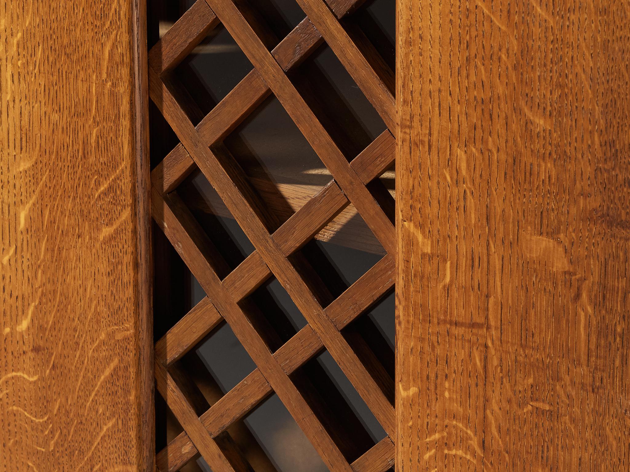 1940s Cabinet in Solid Oak with Latticework In Good Condition For Sale In Waalwijk, NL