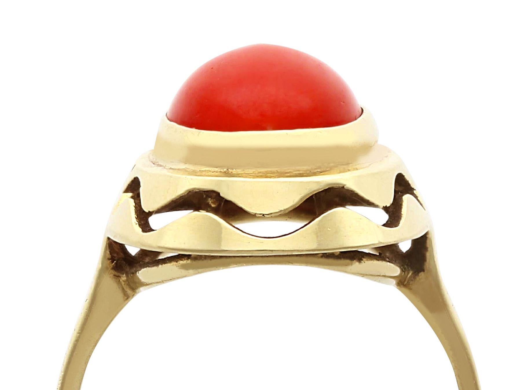 Oval Cut 1940s Vintage Coral and Yellow Gold Cocktail Ring For Sale